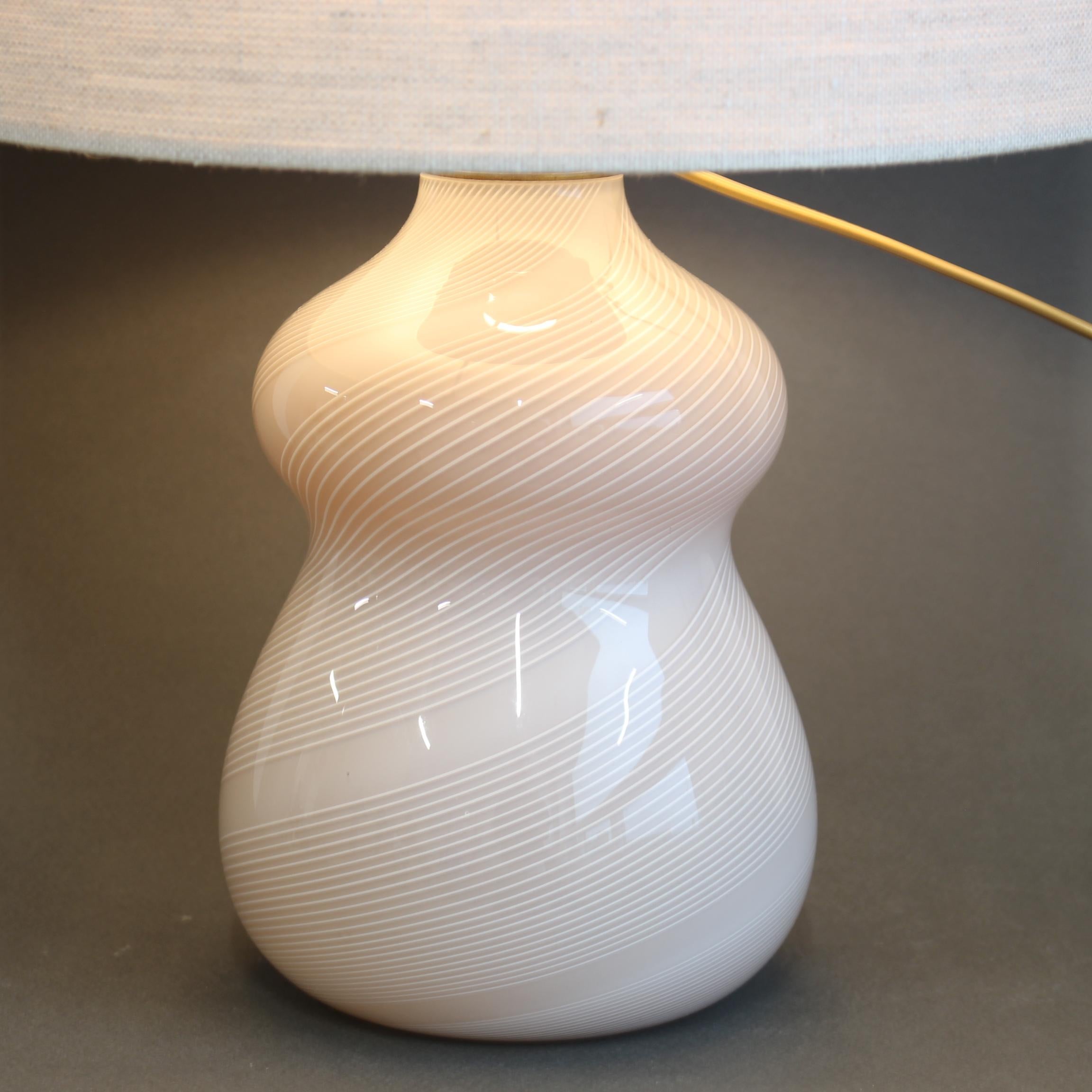 Vintage Italian Glass Tischlampe aus Murano-Glas (ca. 1970er Jahre) (Italienisch) im Angebot