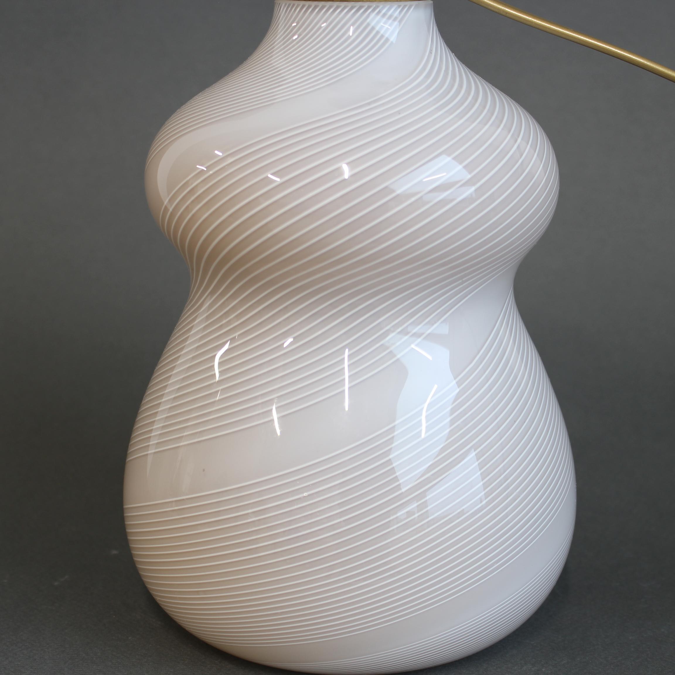 Vintage Italian Glass Tischlampe aus Murano-Glas (ca. 1970er Jahre) (Ende des 20. Jahrhunderts) im Angebot