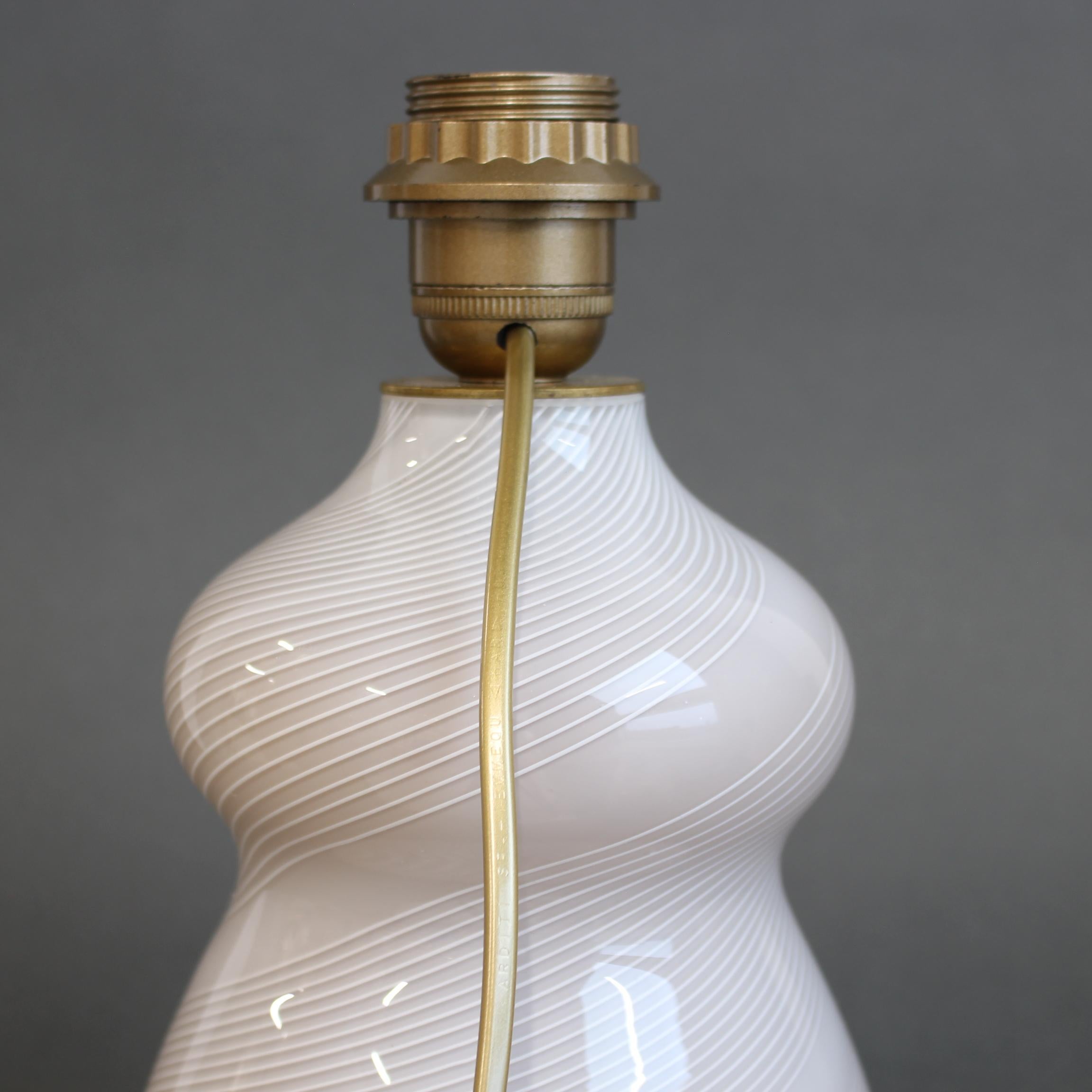 Vintage Italian Glass Tischlampe aus Murano-Glas (ca. 1970er Jahre) (Muranoglas) im Angebot