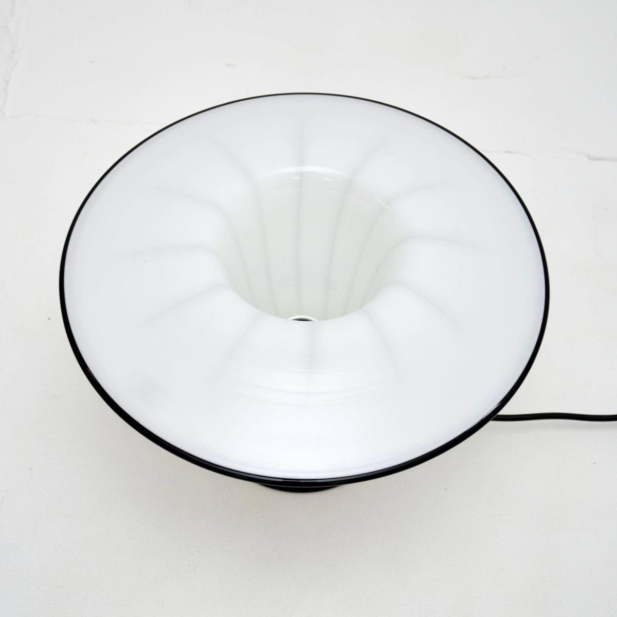 Mid-Century Modern Lampe de table vintage en verre de Murano (Italie) en vente