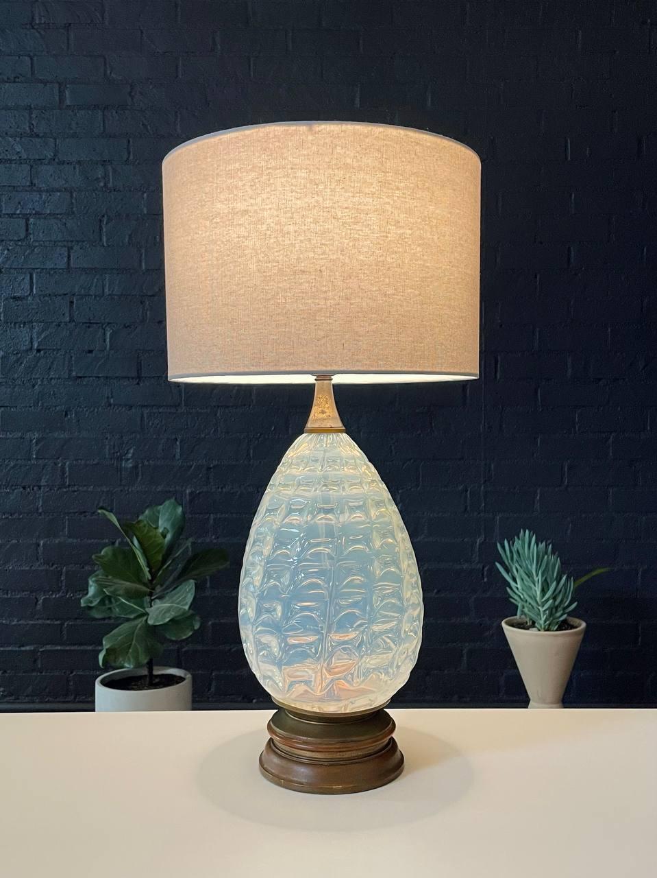 Mid-Century Modern Vintage Italian Murano Glass Table Lamp with Brass Accent For Sale