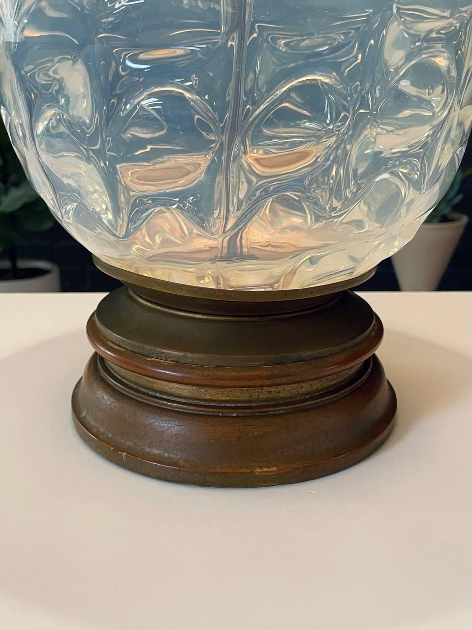 Vintage Italian Murano Glass Table Lamp with Brass Accent For Sale 4