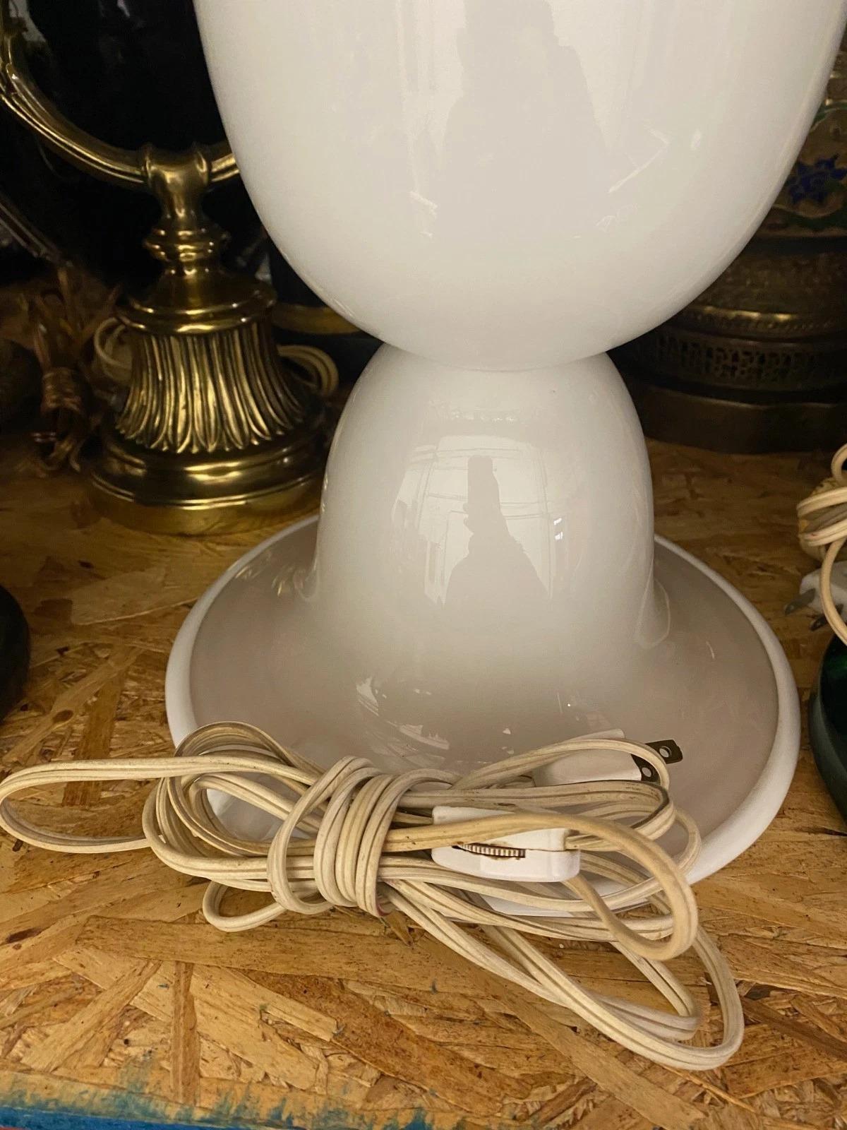 Vintage Italian Murano Mid Century Modern Glass White Handkerchief Table Lamp en vente 4