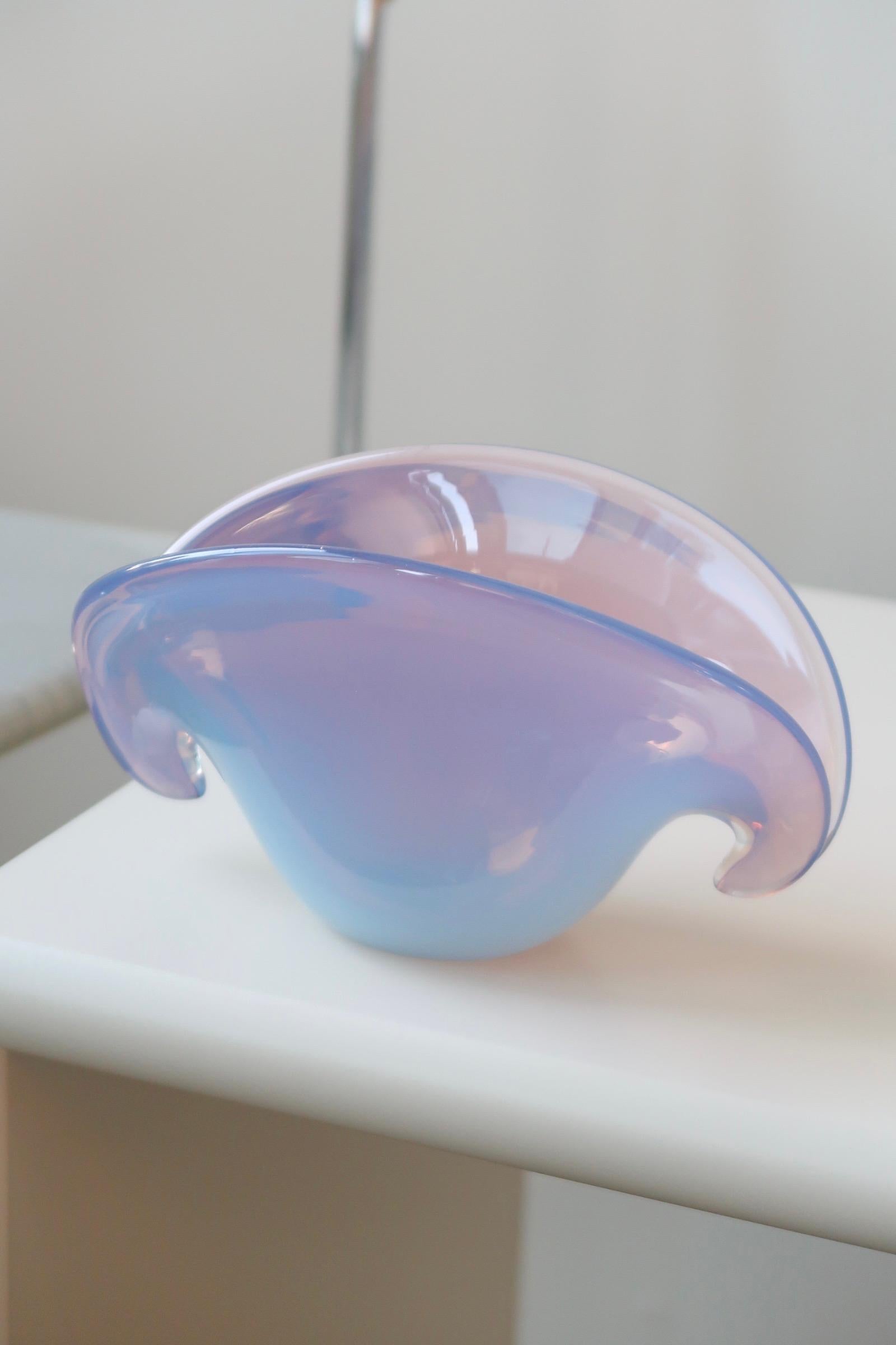 Mid-Century Modern Vintage Italian Murano Purple Shell Glass Bowl For Sale