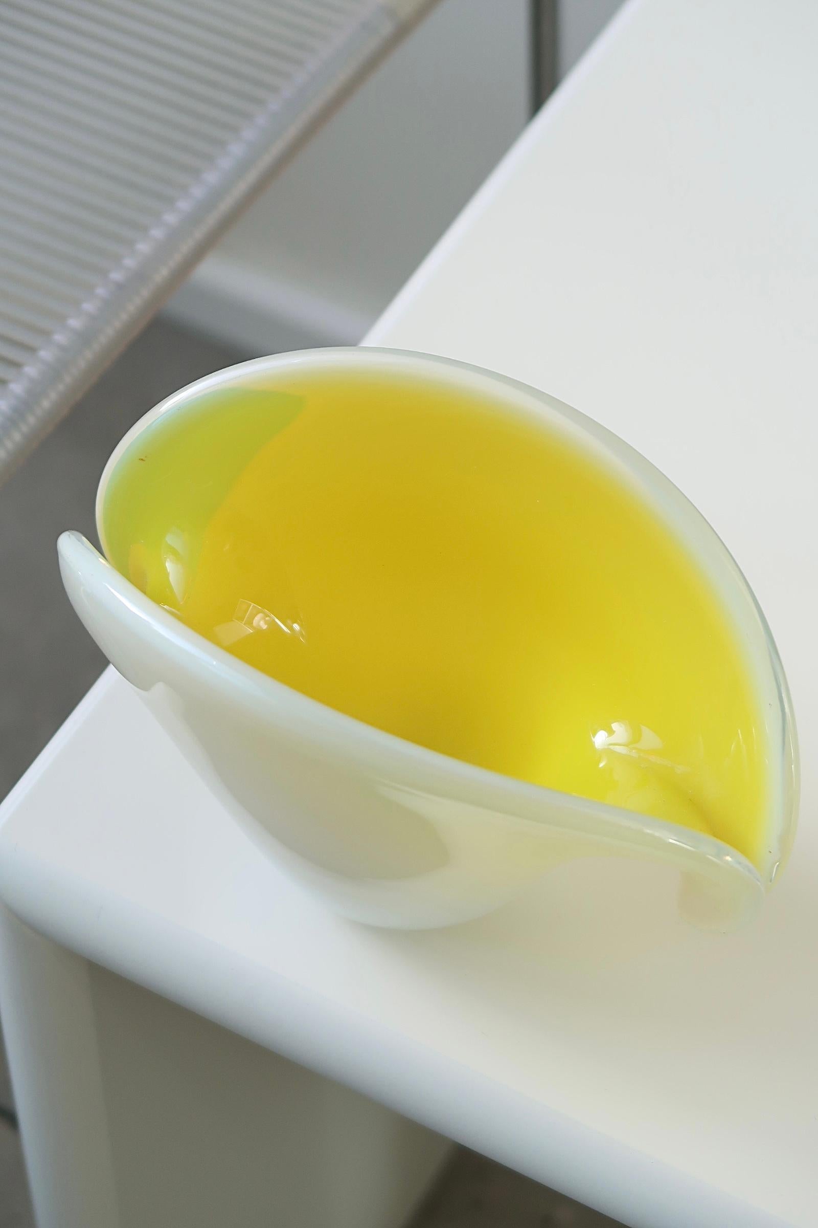 Art Glass Vintage Italian Murano Yellow Shell Glass Bowl