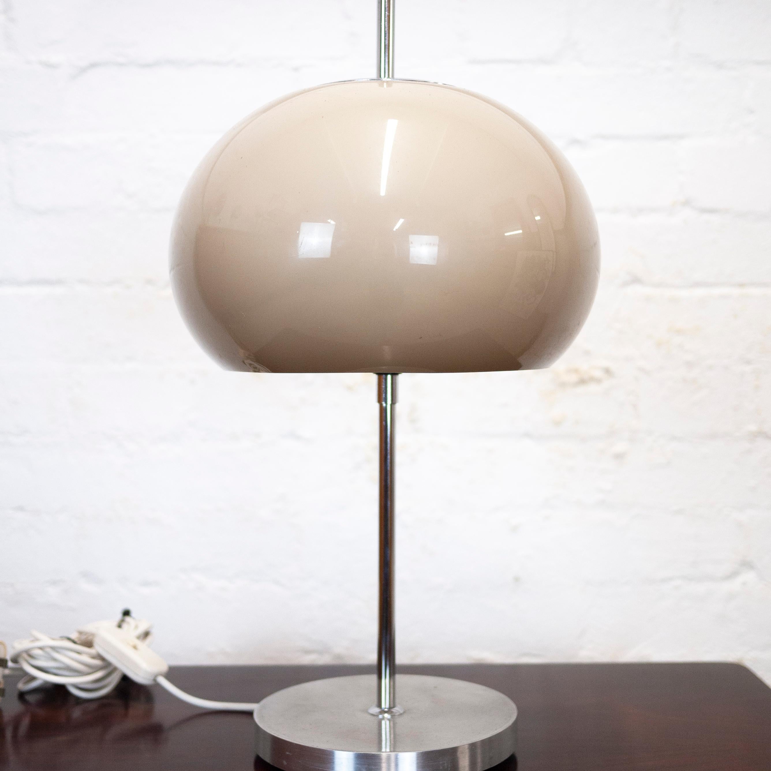 A 1970s Italian desk lamp by Prova. It features a mushroom shaped shade and sits on a tall metal stem.

Manufacturer -Prova

DesignPeriod - 1970 to 1979

Country of Manufacture - Italy

Attribution Marks - None

Detailed Condition - Good