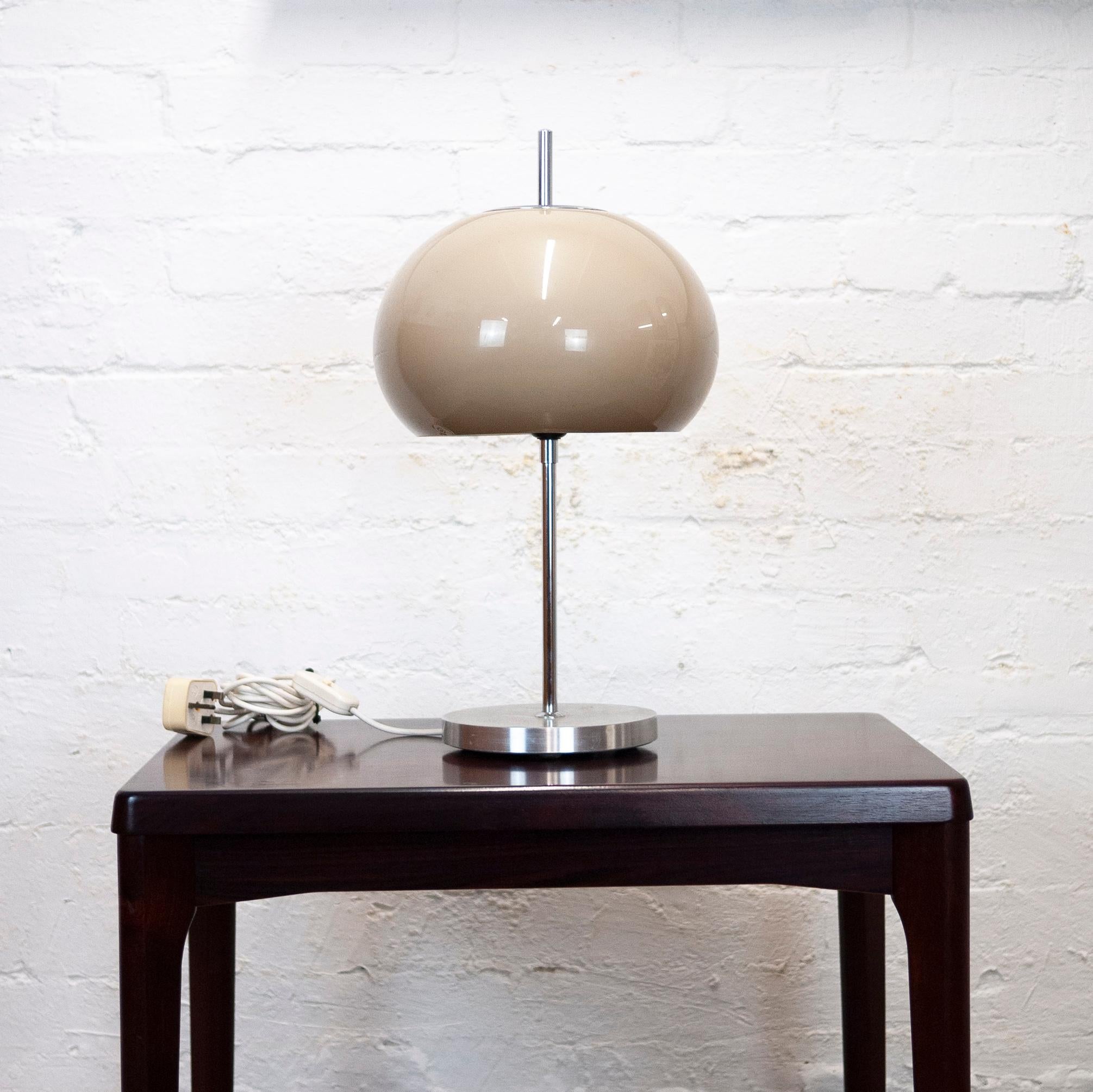 Vintage Italian Mushroom Shaped Desk Lamp by Prova, 1970s In Good Condition In Chesham, GB