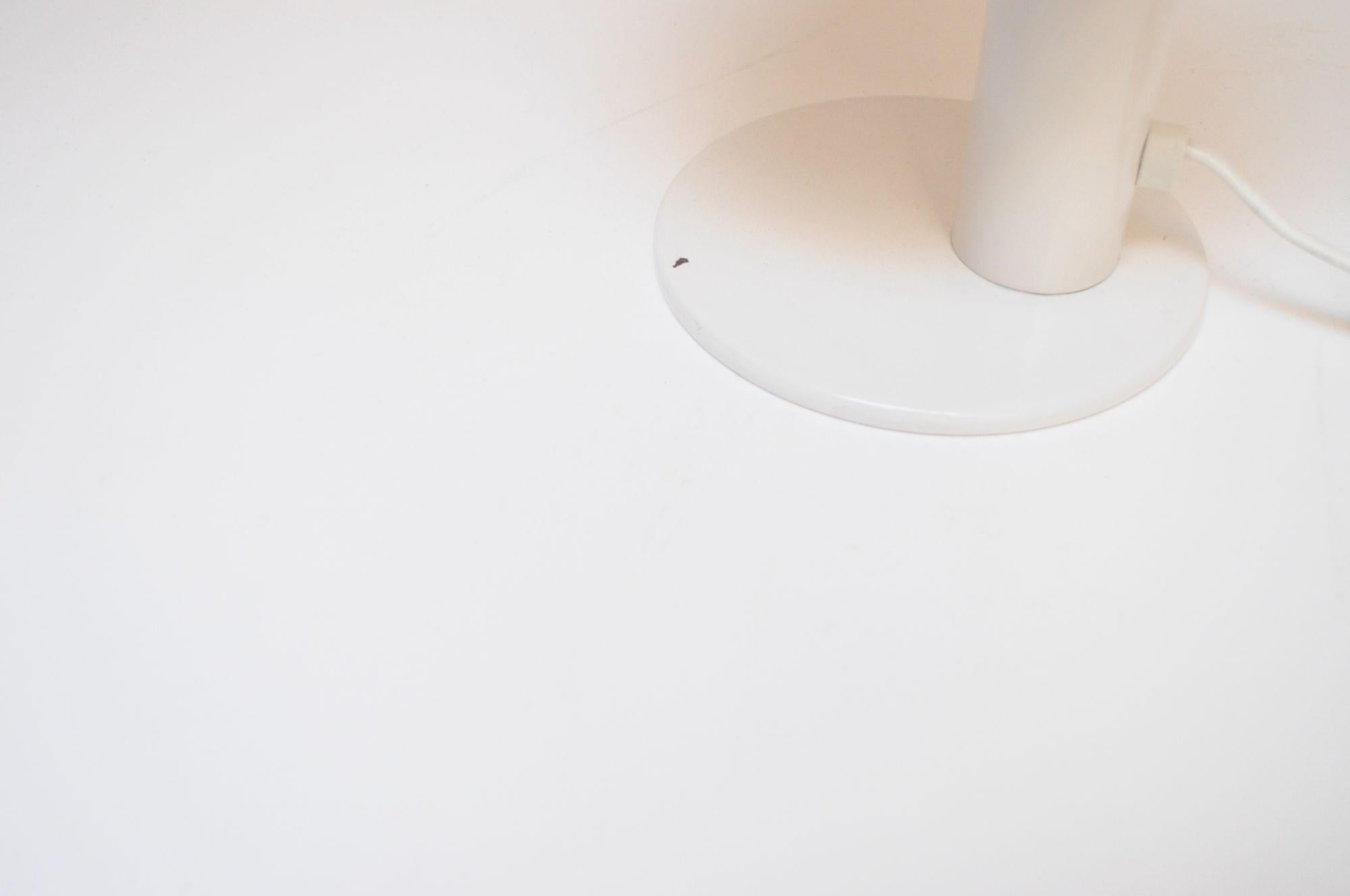 Lampe de table italienne vintage Mushroom en métal émaillé avec abat-jour pivotant en vente 5