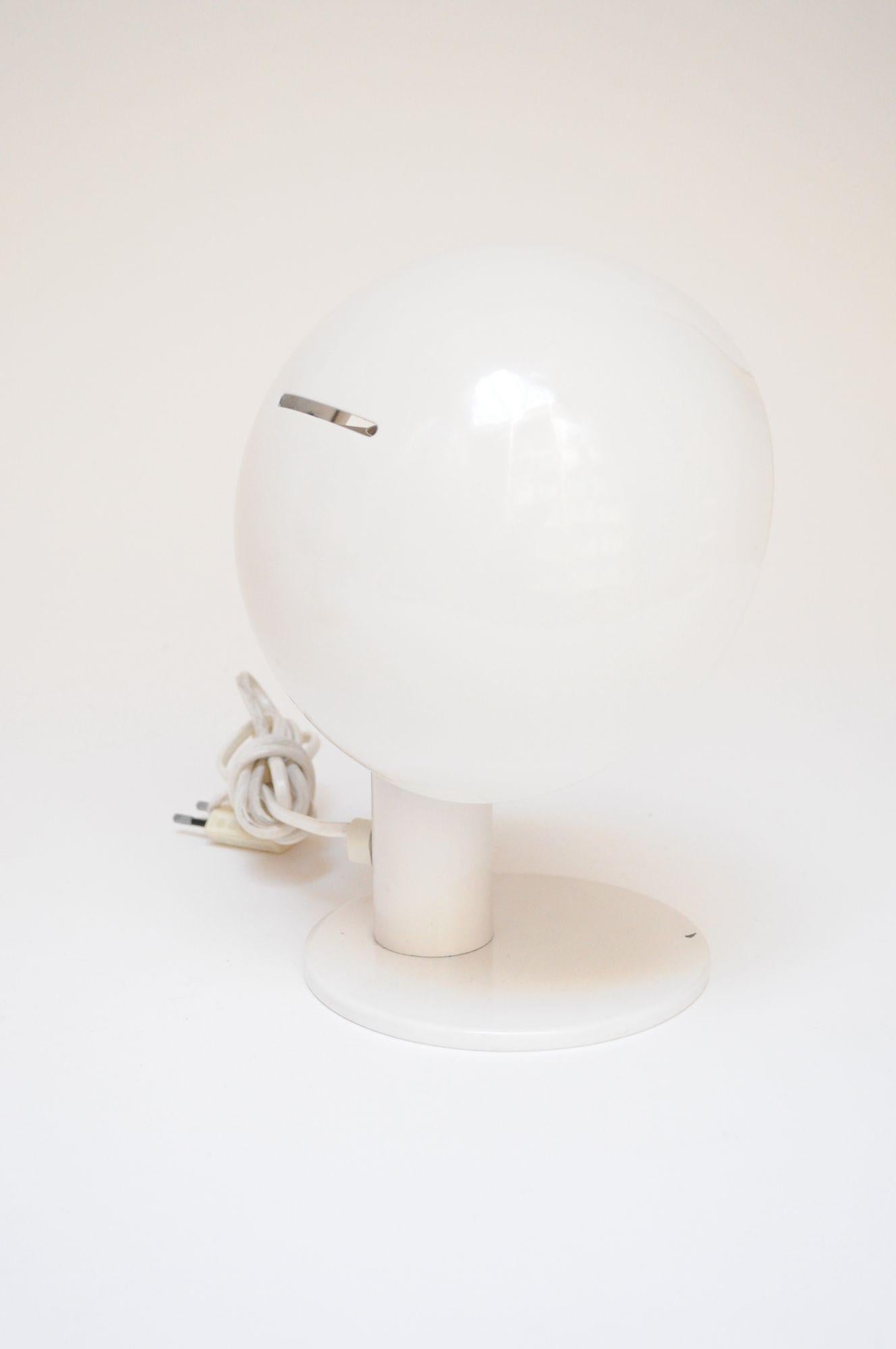 Lampe de table italienne vintage Mushroom en métal émaillé avec abat-jour pivotant en vente 8
