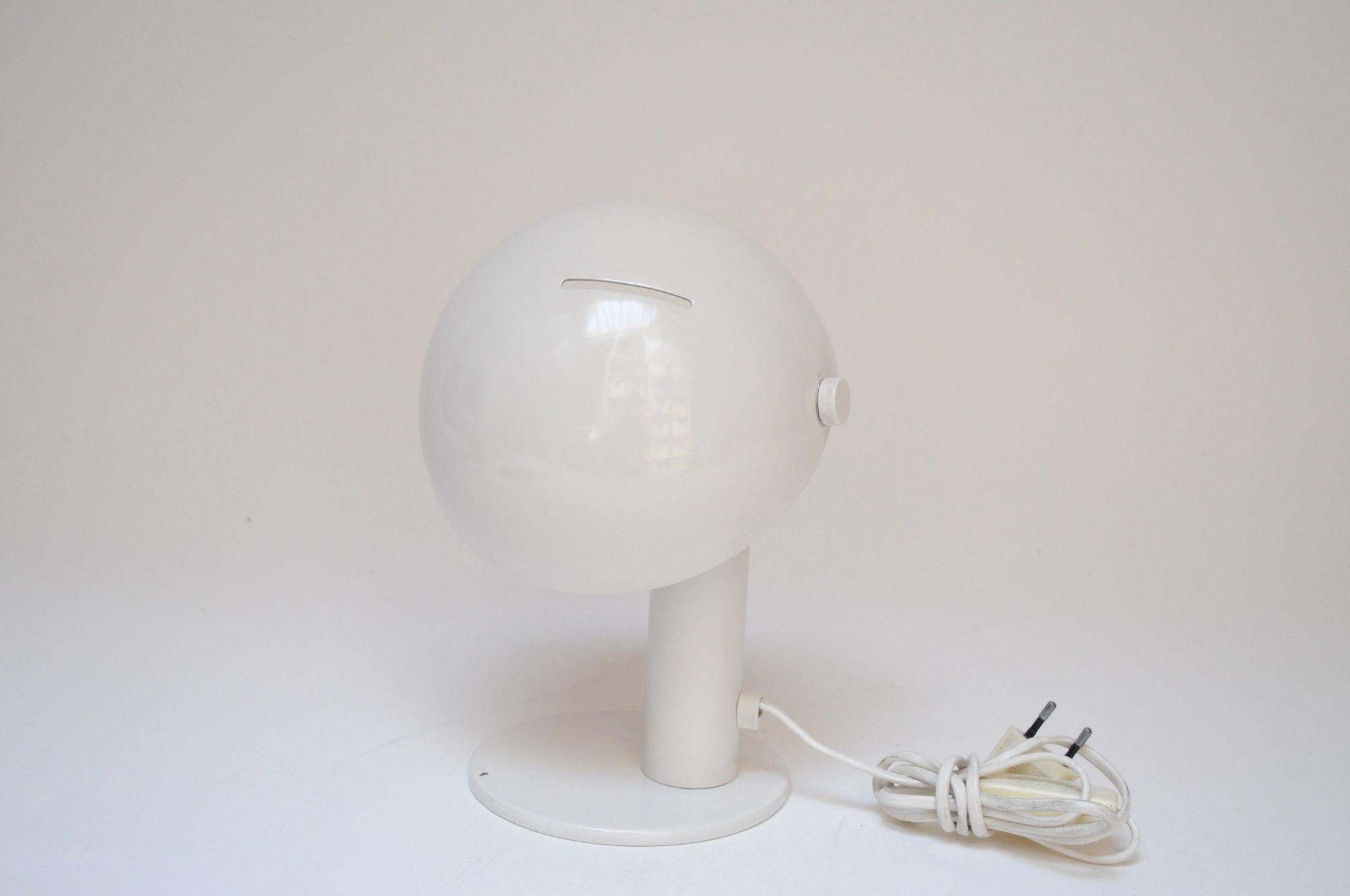 Américain Lampe de table italienne vintage Mushroom en métal émaillé avec abat-jour pivotant en vente