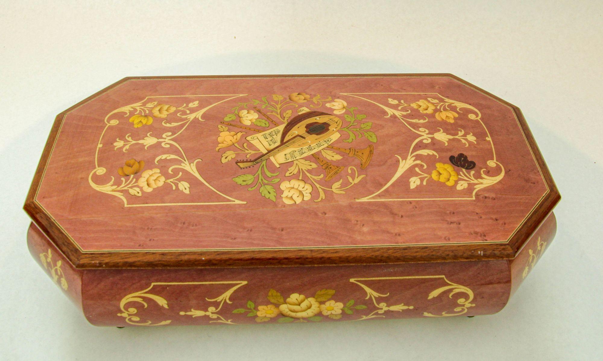 Vintage Italian Music Box Footed Wooden Inlaid Jewelry Box Made in Italy For Sale 13