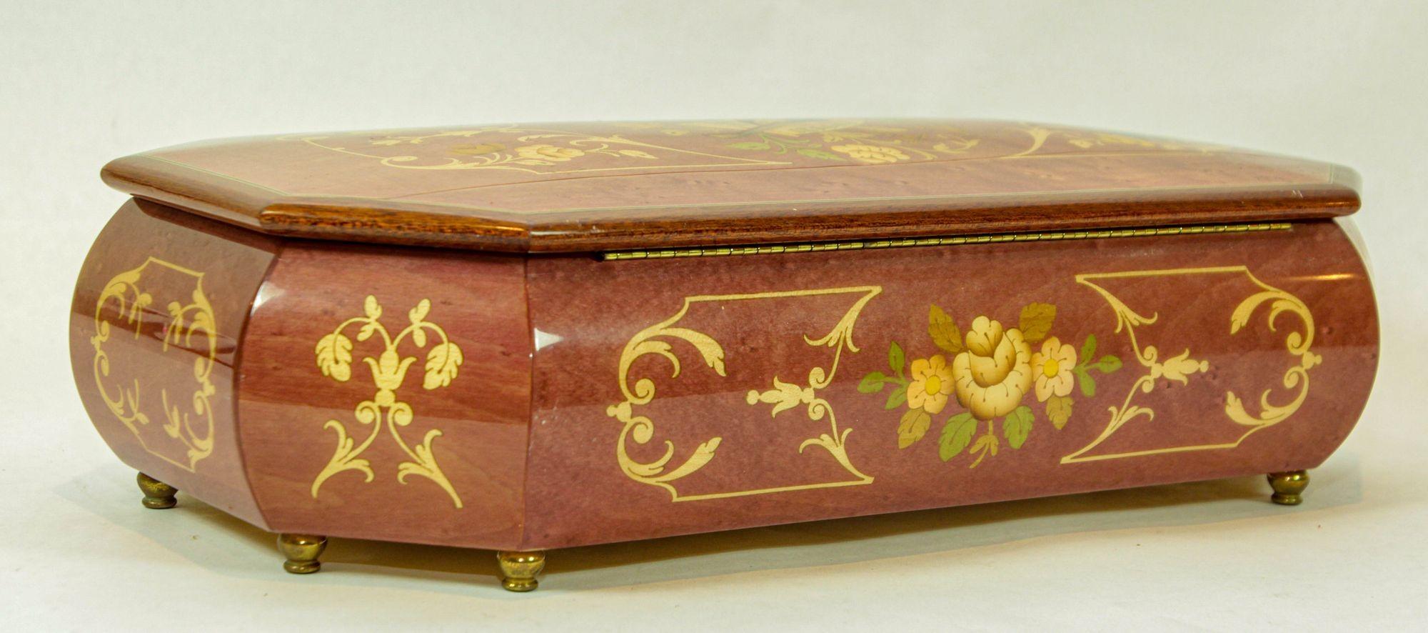 Vintage Italian Music Box Footed Wooden Inlaid Jewelry Box Made in Italy In Good Condition For Sale In North Hollywood, CA