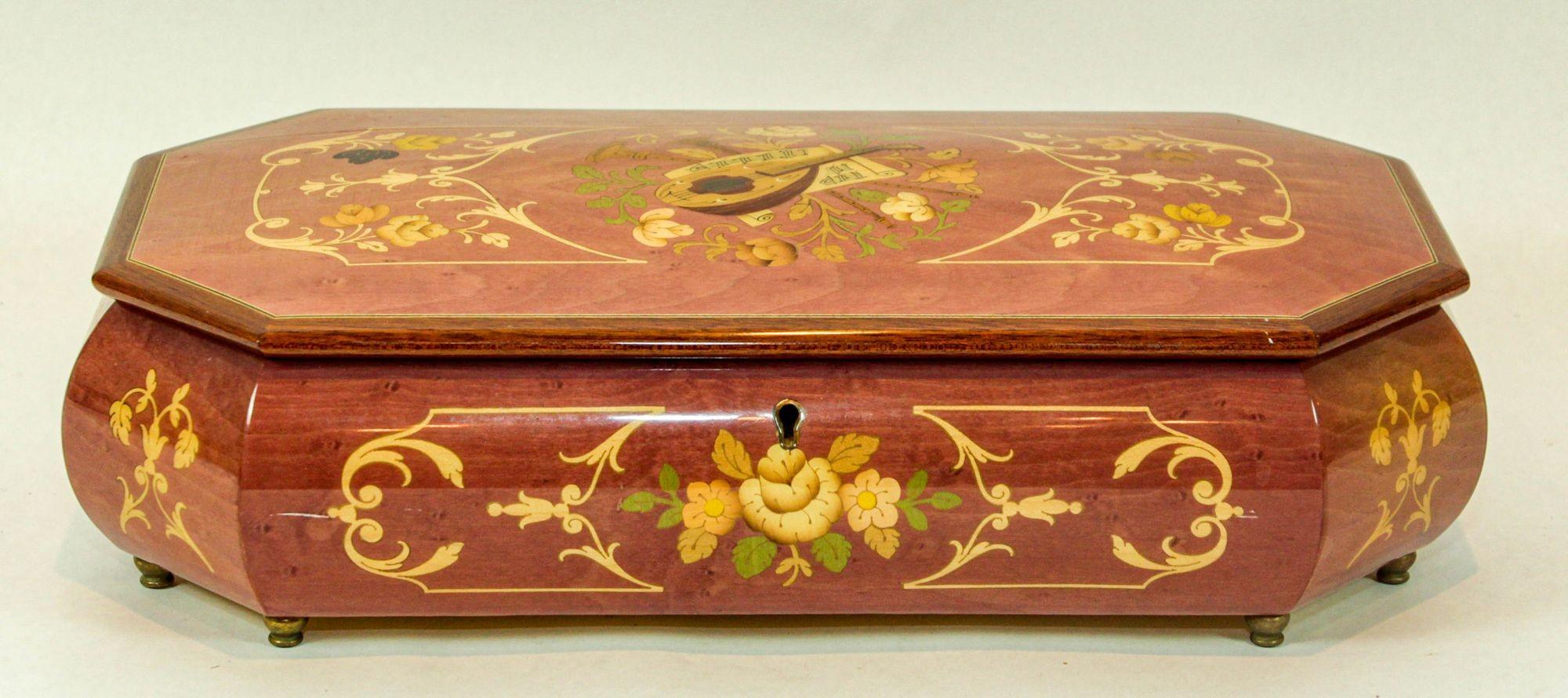 Vintage Italian Music Box Footed Wooden Inlaid Jewelry Box Made in Italy For Sale 1