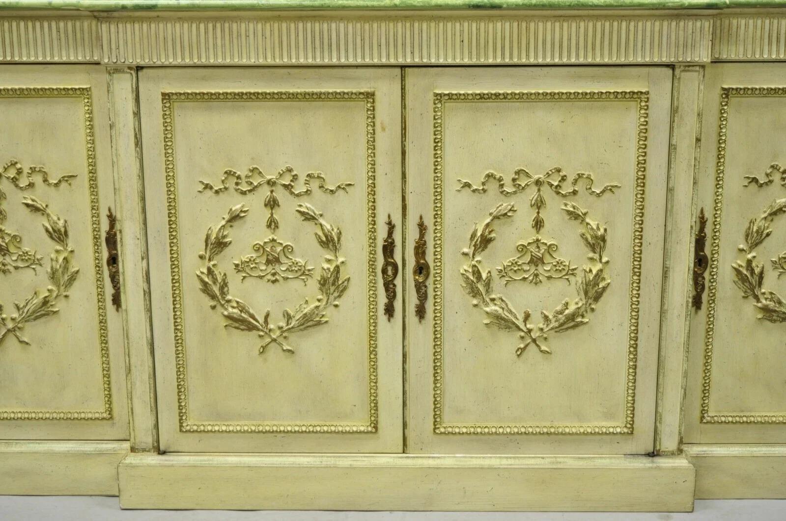 Sconosciuto Credenza buffet neoclassica italiana d'epoca con piano in finto marmo verde in vendita