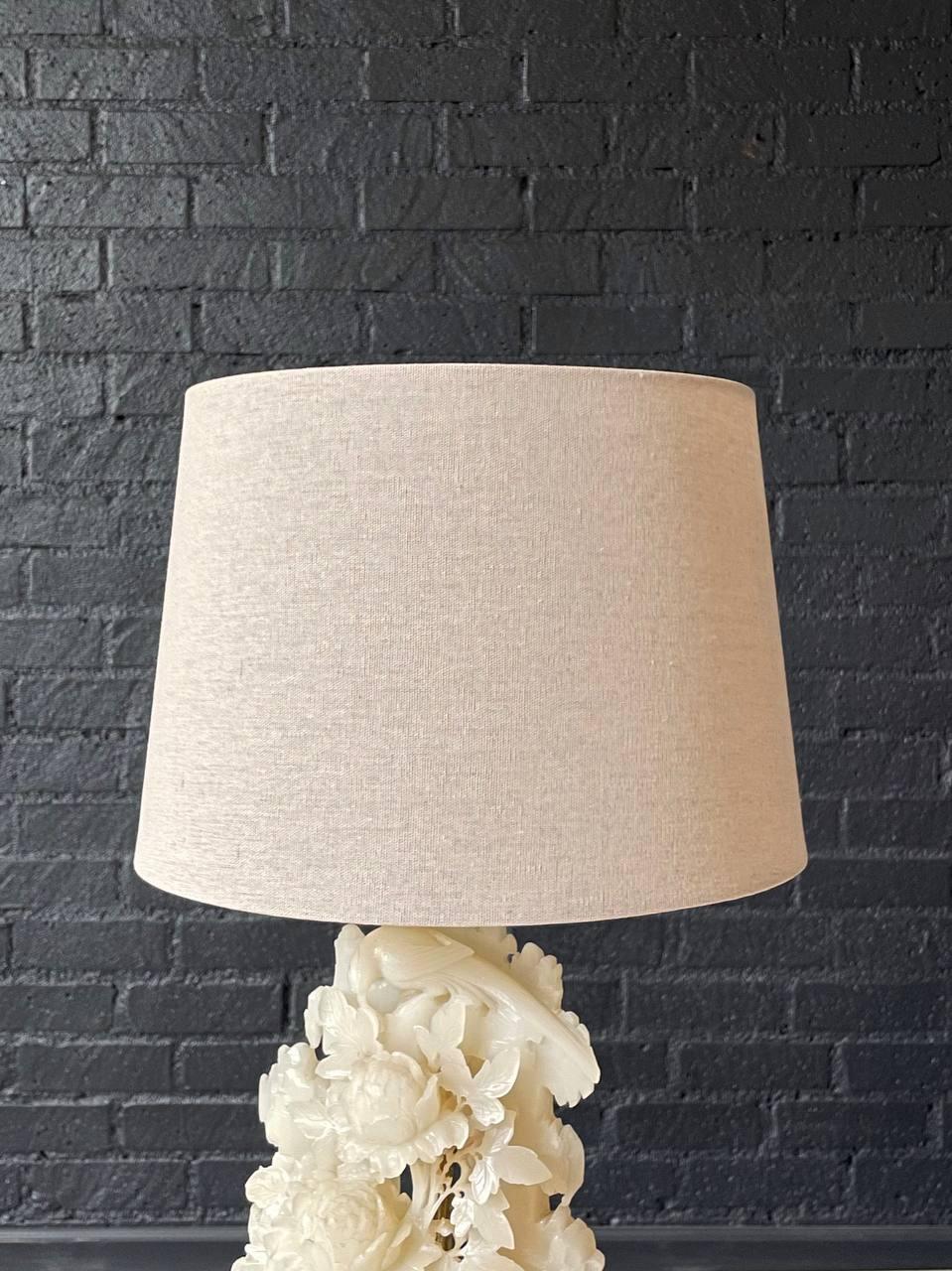 Vintage Italian Neoclassical Carved Alabaster Table Lamp w/ Floral & Bird Motif For Sale 3