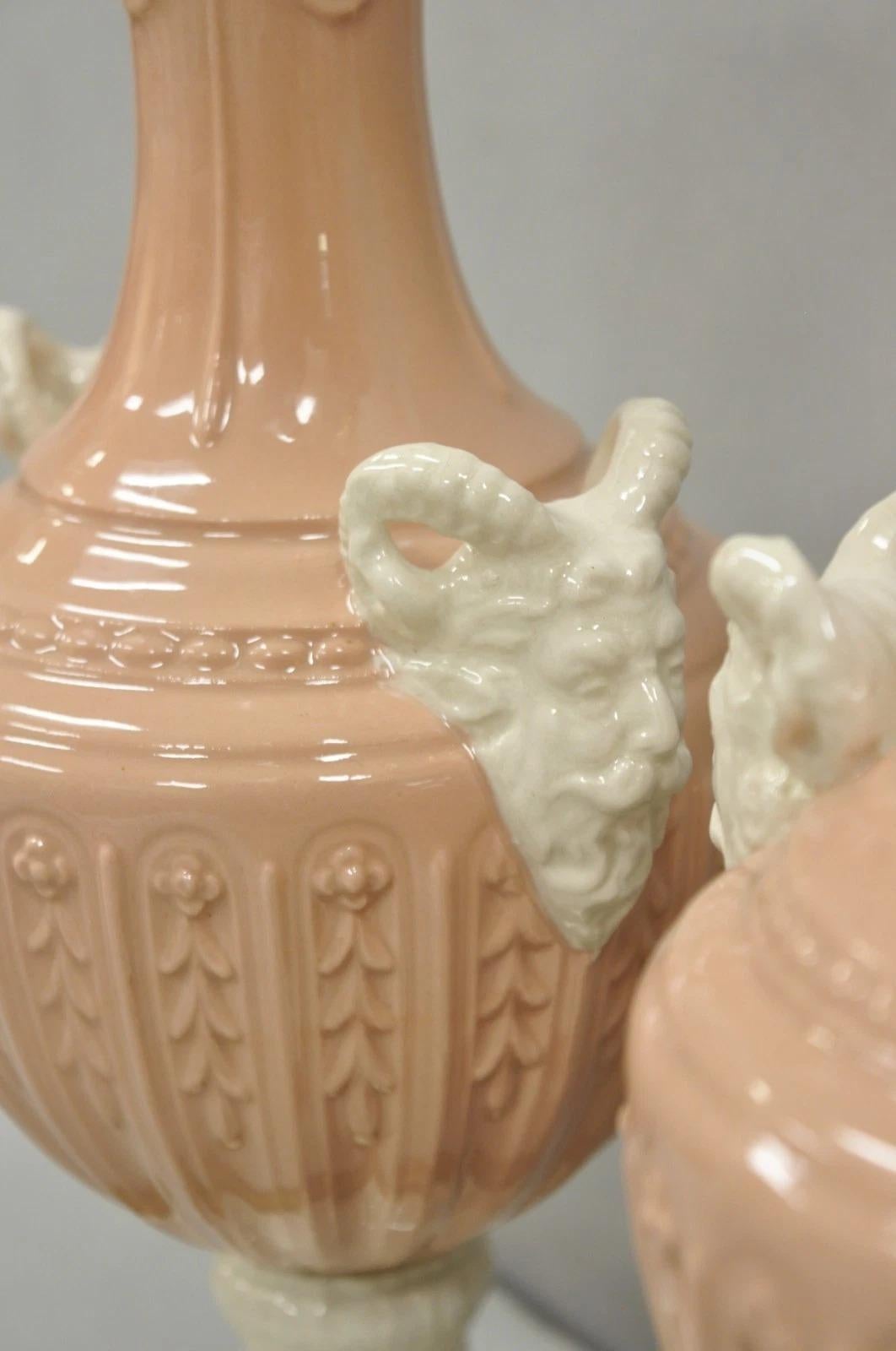 Vintage Italian Neoclassical Lámparas de sobremesa de porcelana rosa con hombre barbudo, Pareja en venta 4