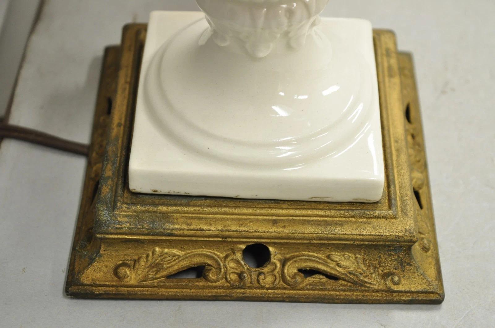 Vintage Italian Neoclassical Lámparas de sobremesa de porcelana rosa con hombre barbudo, Pareja en venta 2