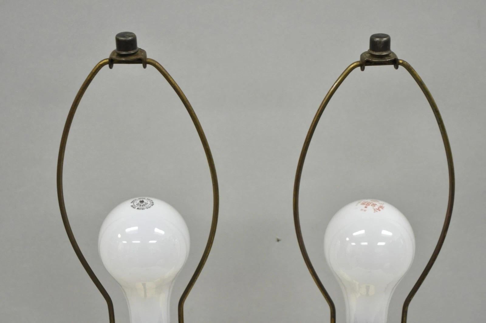 Vintage Italian Neoklassischen Stil geschnitzten weißen Marmor Urne Tischlampen - ein Paar im Angebot 6