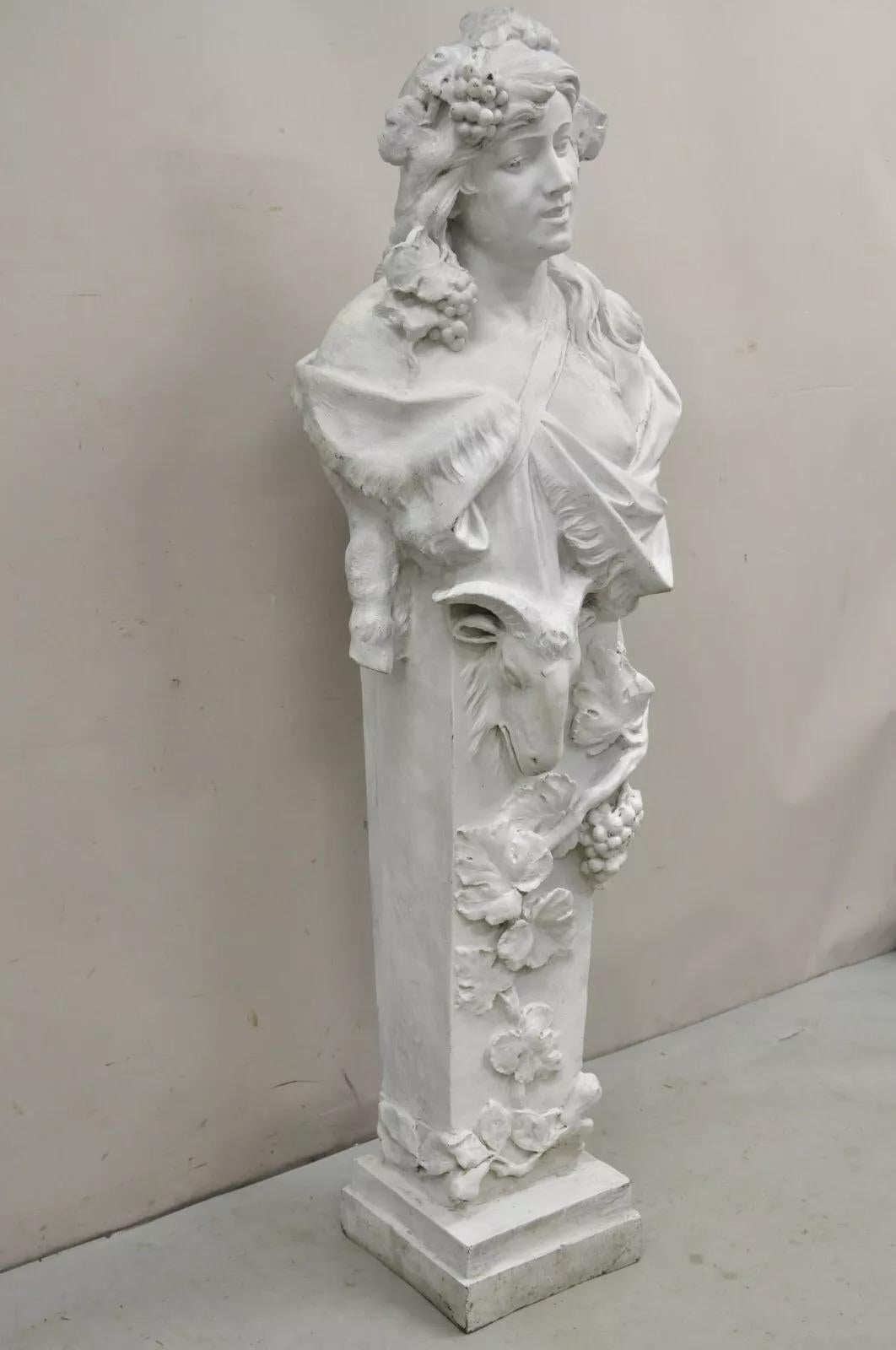 Statue d'automne 58 pouces de style néoclassique italien en fibre de verre féminin Herm Autumn en vente 3