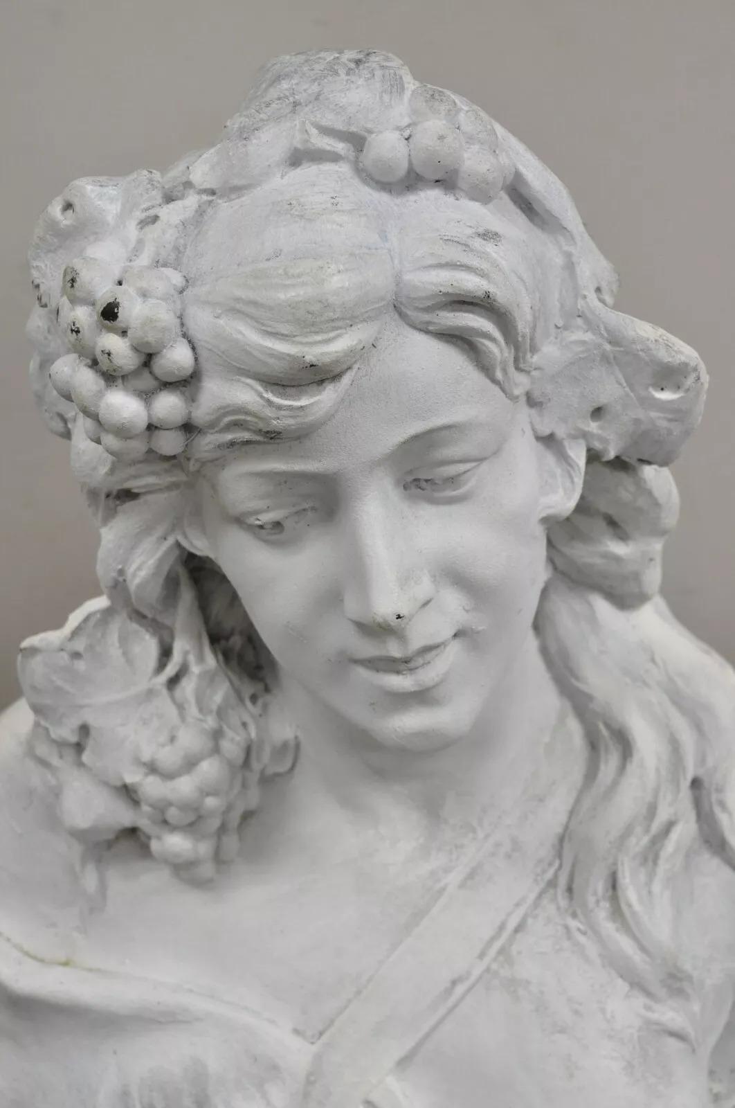 Inconnu Statue d'automne 58 pouces de style néoclassique italien en fibre de verre féminin Herm Autumn en vente