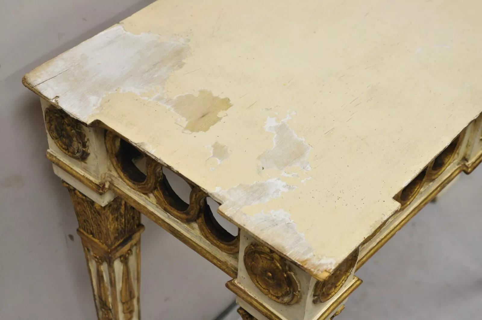 Italienischer Konsolentisch im neoklassischen Stil im Vintage-Stil mit Marmorplatte in Creme und vergoldetem Gold im Angebot 4