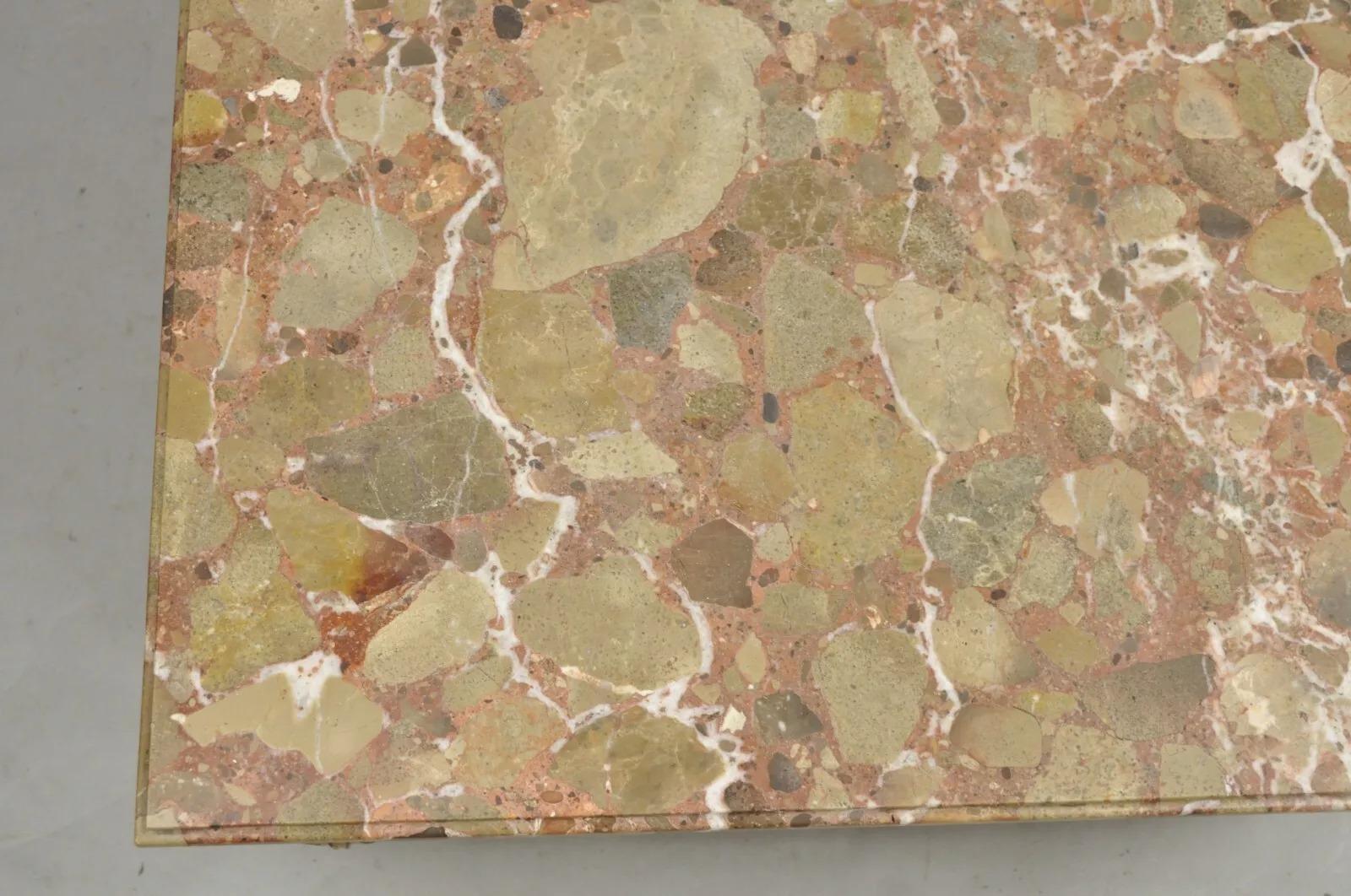 Table basse carrée italienne de style néoclassique rose et rouge en vente 3