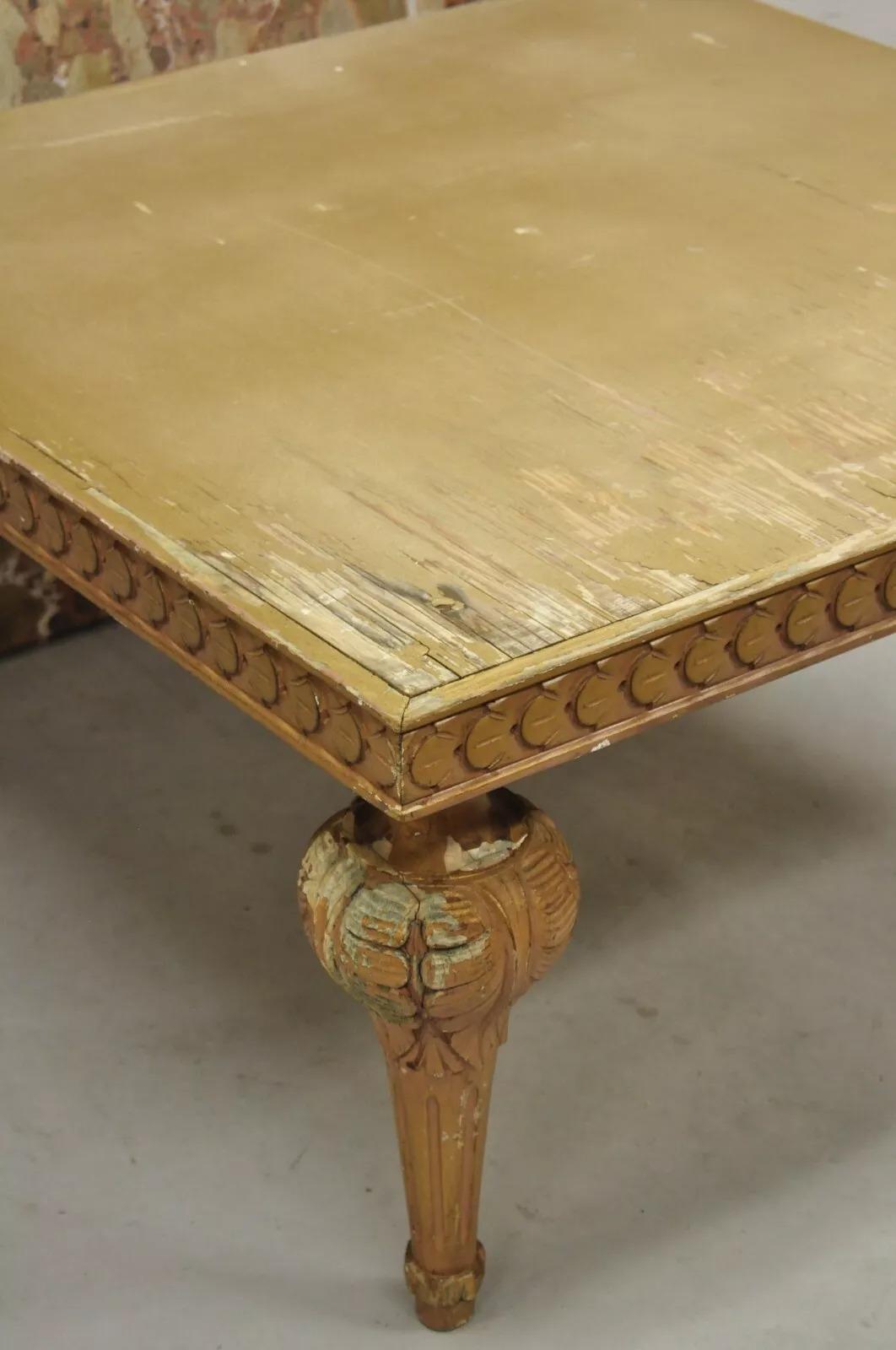 Table basse carrée italienne de style néoclassique rose et rouge en vente 2