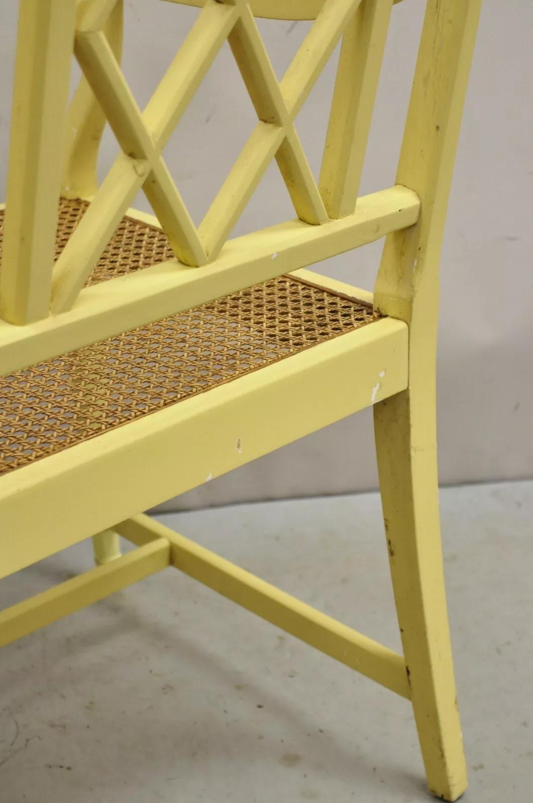 Vieille banquette de banquette néoclassique italienne peinte en jaune avec assise en rotin en vente 4