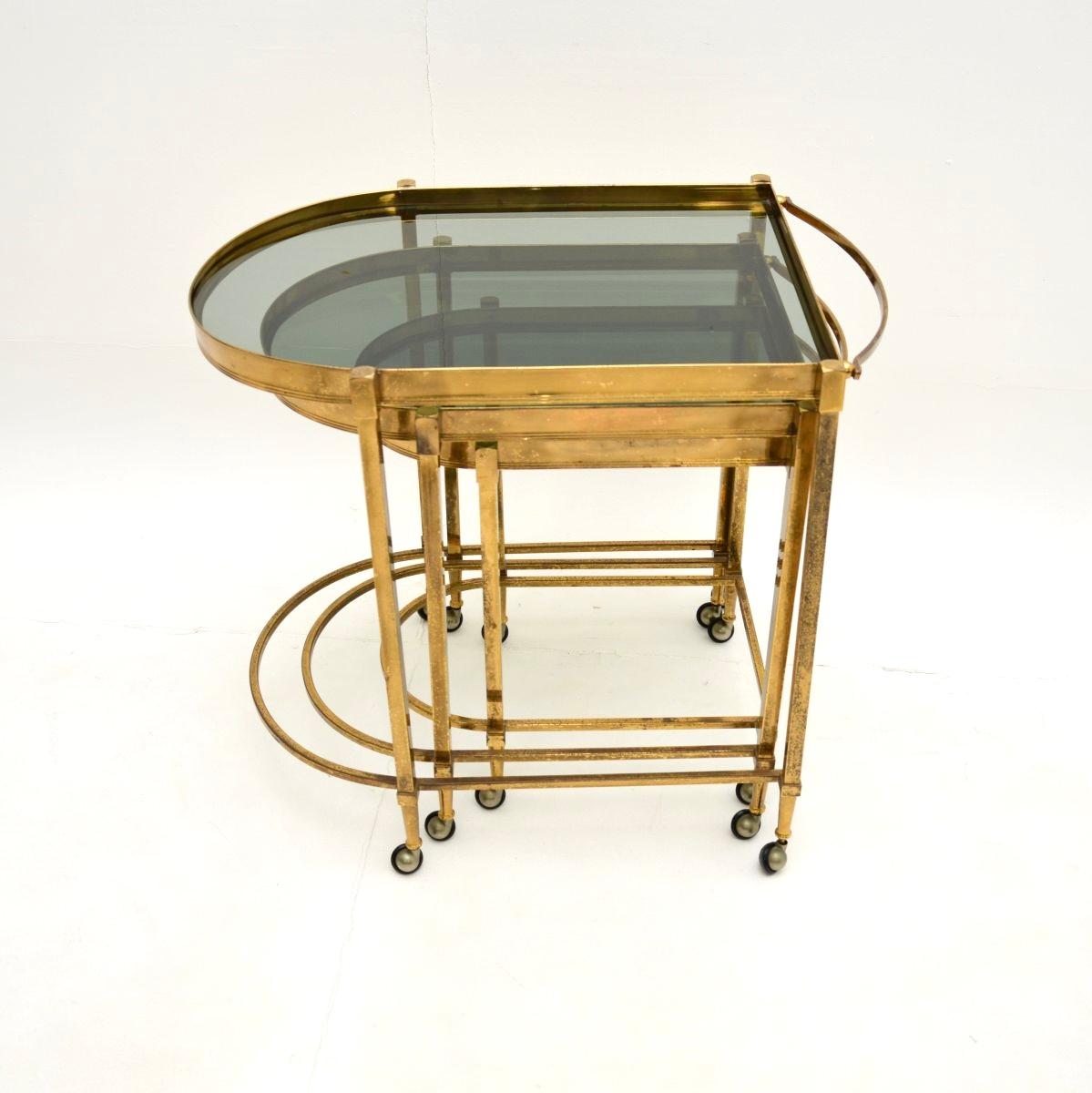 Laiton Ensemble de tables italiennes vintage en laiton en vente