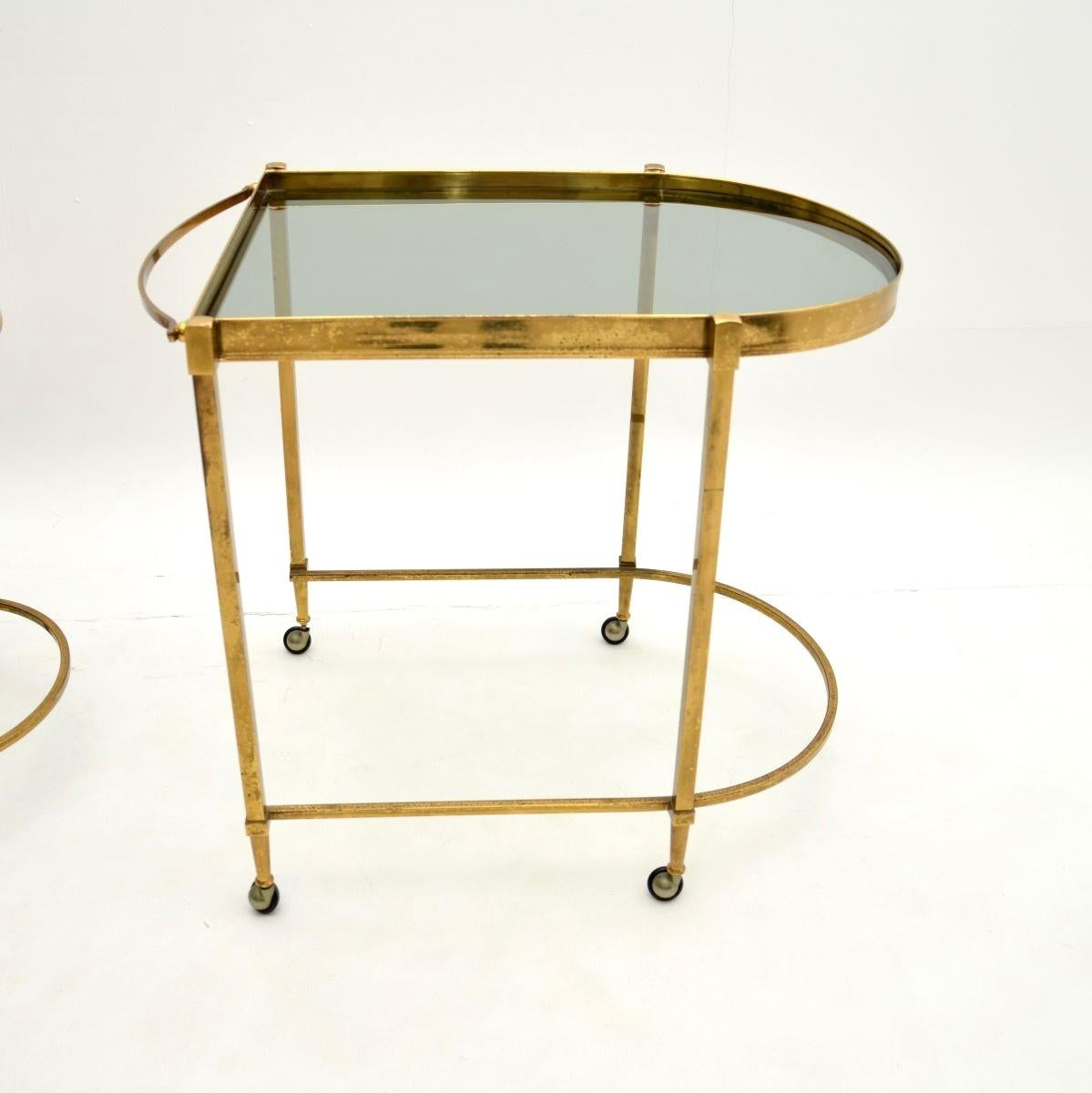 Ensemble de tables italiennes vintage en laiton en vente 3