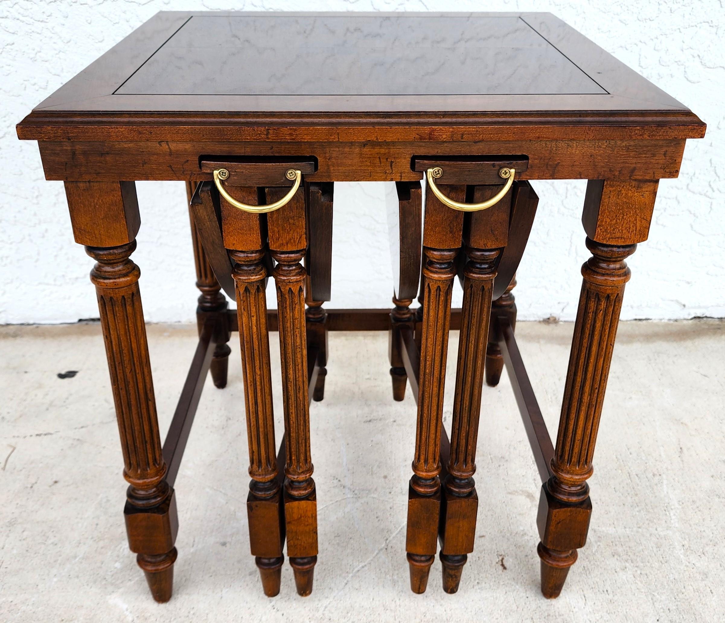 Mesas nido italianas vintage de Gordons Fine Furniture en Bueno estado para la venta en Lake Worth, FL