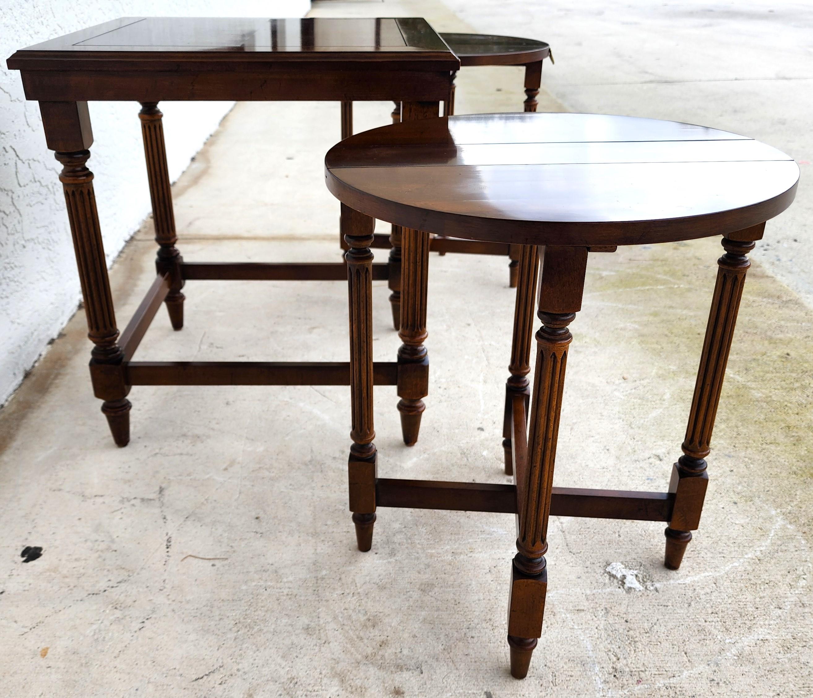 Mesas nido italianas vintage de Gordons Fine Furniture Latón en venta