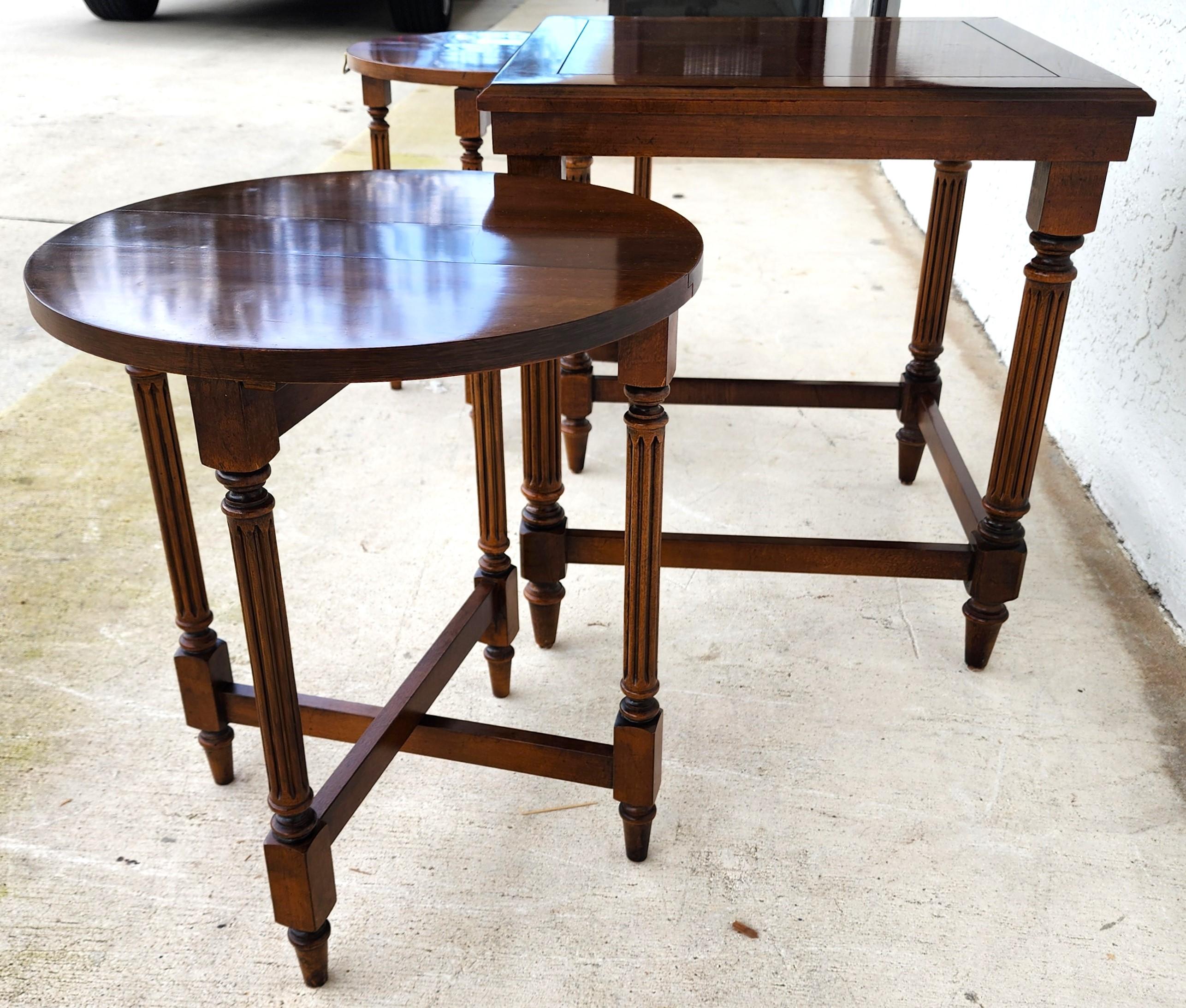 Mesas nido italianas vintage de Gordons Fine Furniture en venta 1