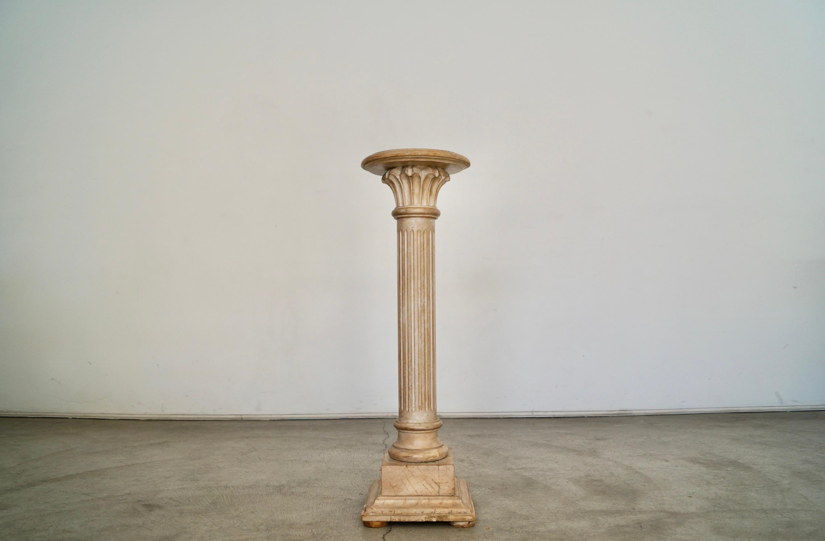 Vintage Italian Old World Neoclassical Column Pedestal Stand In Good Condition For Sale In Burbank, CA