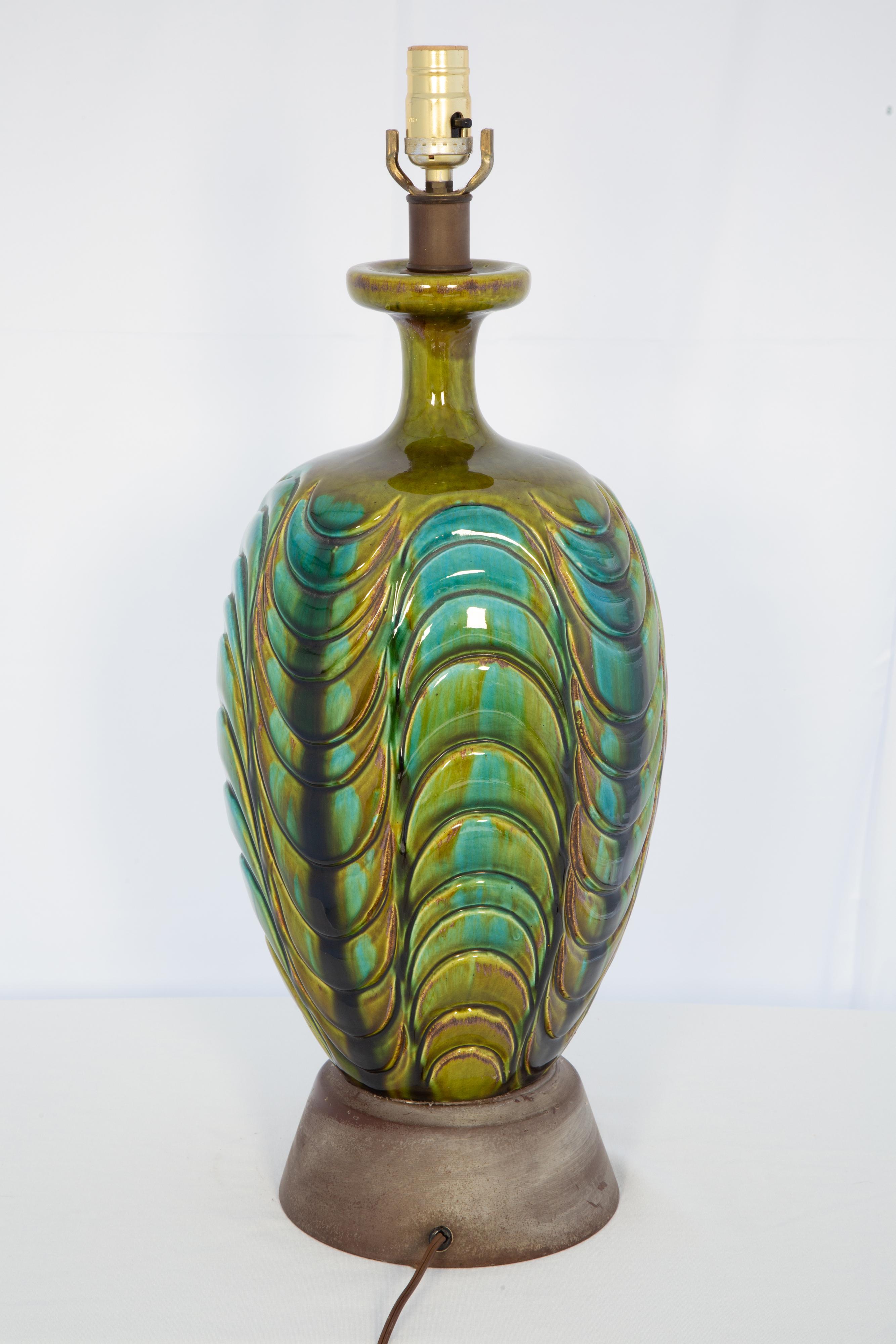 Vintage Italian Lámpara de cerámica esmaltada olivácea y turquesa Regencia de Hollywood en venta