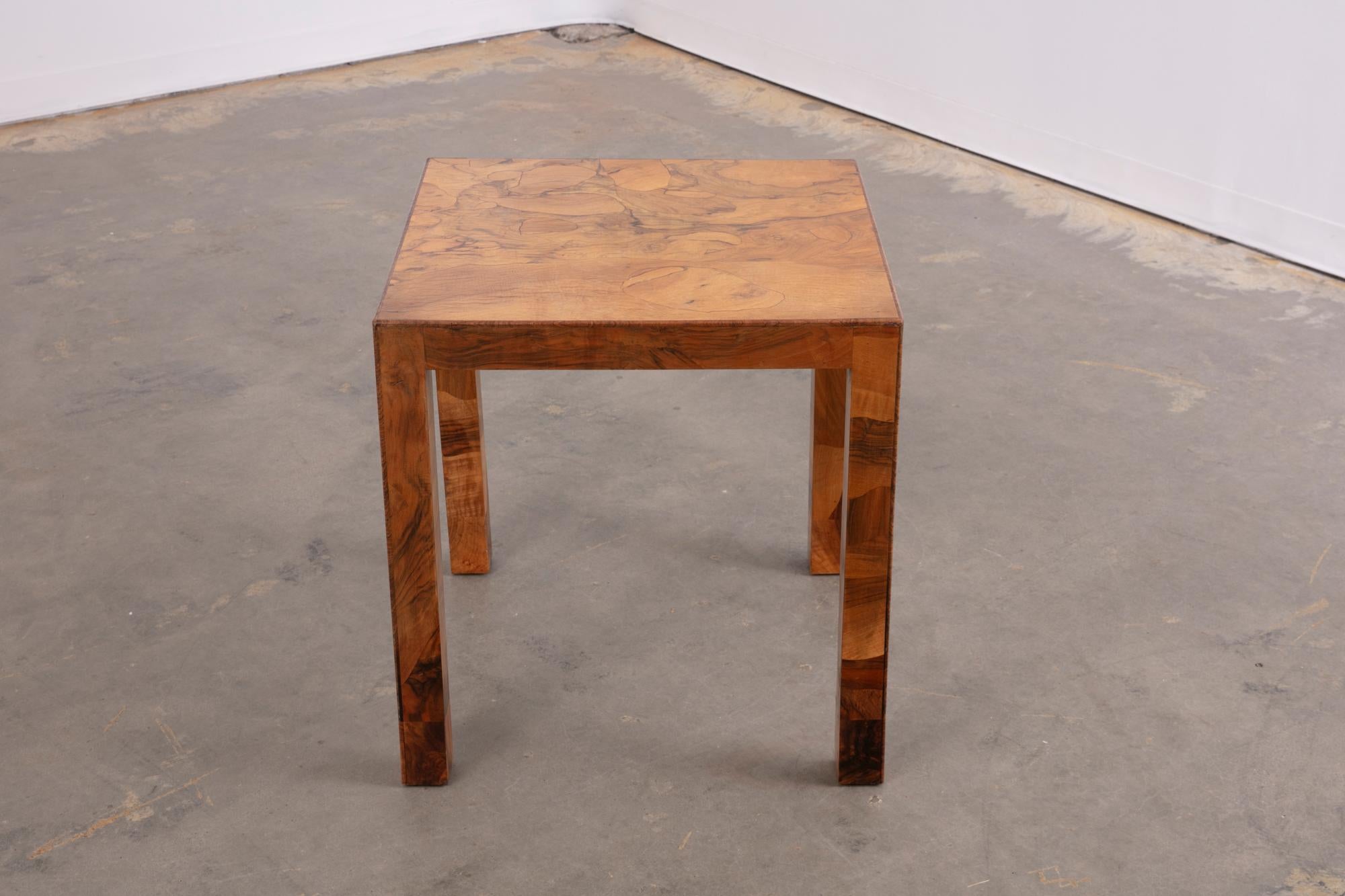 Vintage Italian Olive Parsons Style Side Table en vente 2