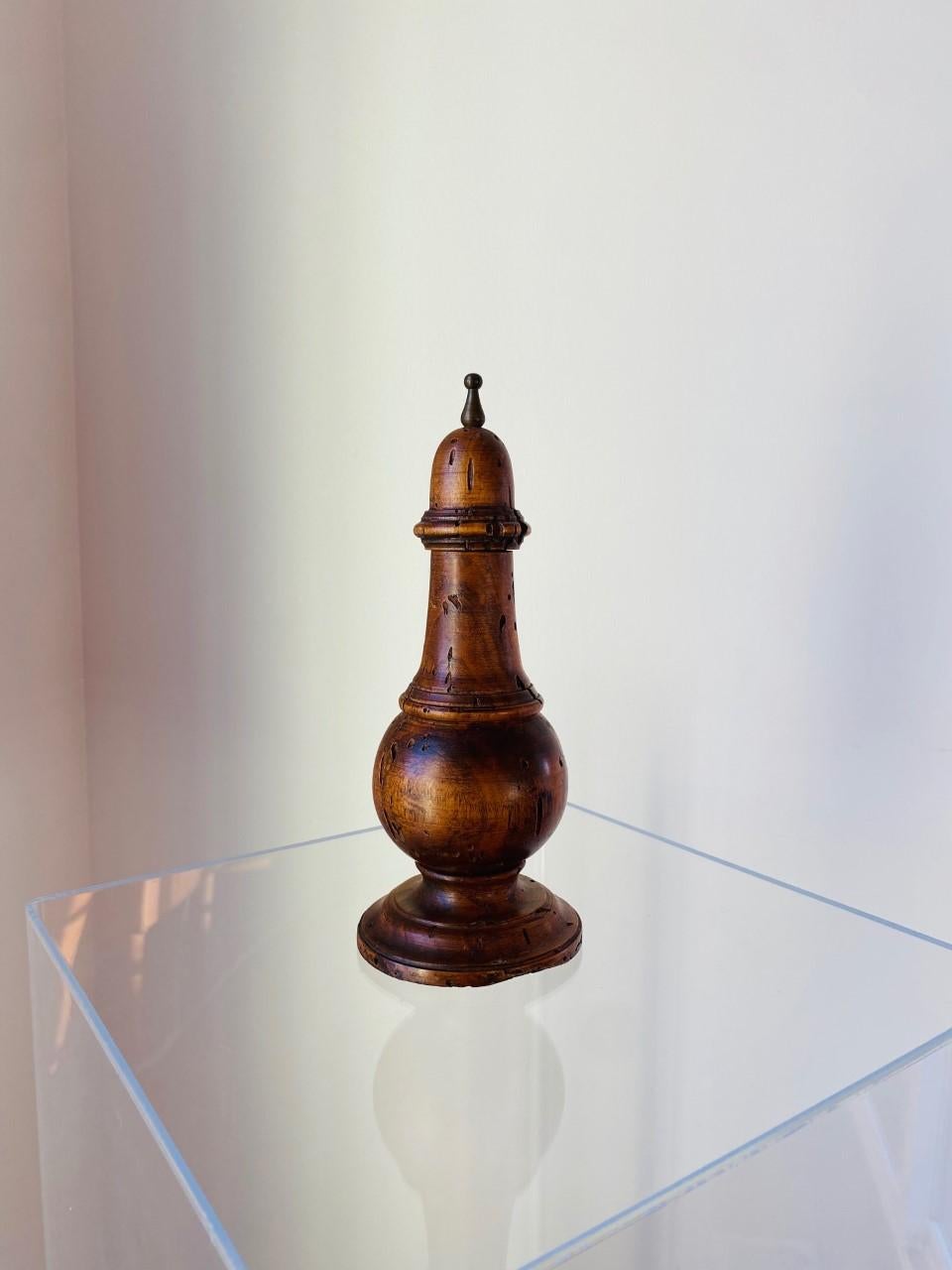 Vintage Italian Olive Wood Pepper Mill by Saks Fifth Avenue Made in, Italy 1