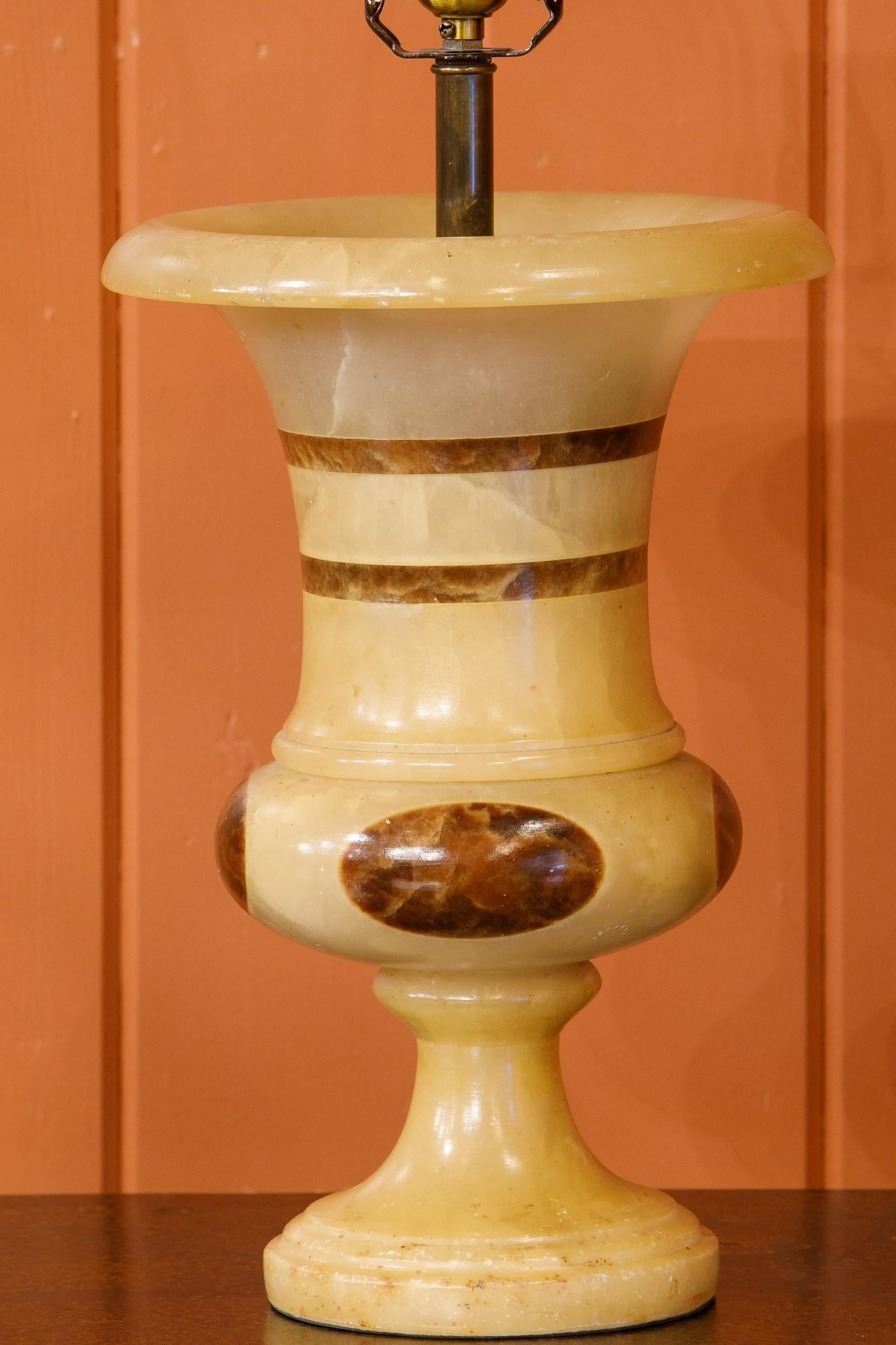 Italienische Onyx-Tischlampe mit Intarsien, Vintage (Neoklassisch) im Angebot