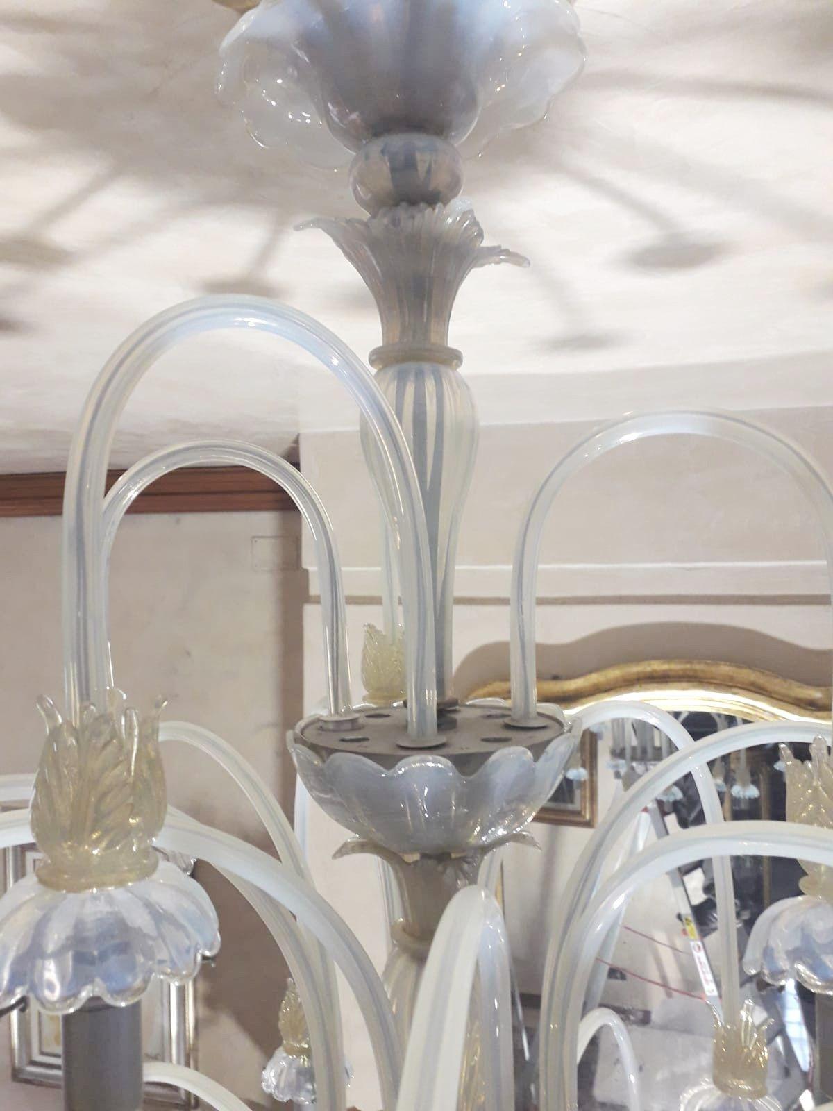 Lustre italien vintage en verre de Murano opalin, vers les années 1950 en vente 5