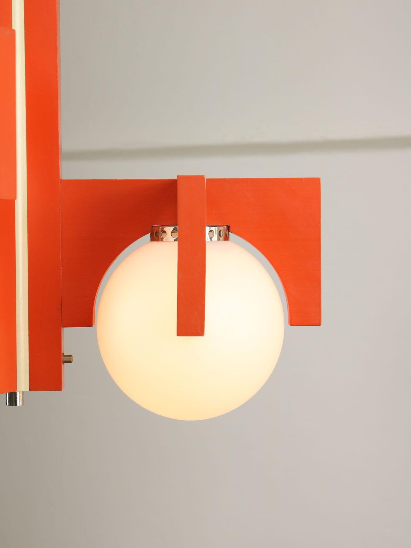 Bois Lustre italien vintage orange et opaline, années 1970 en vente