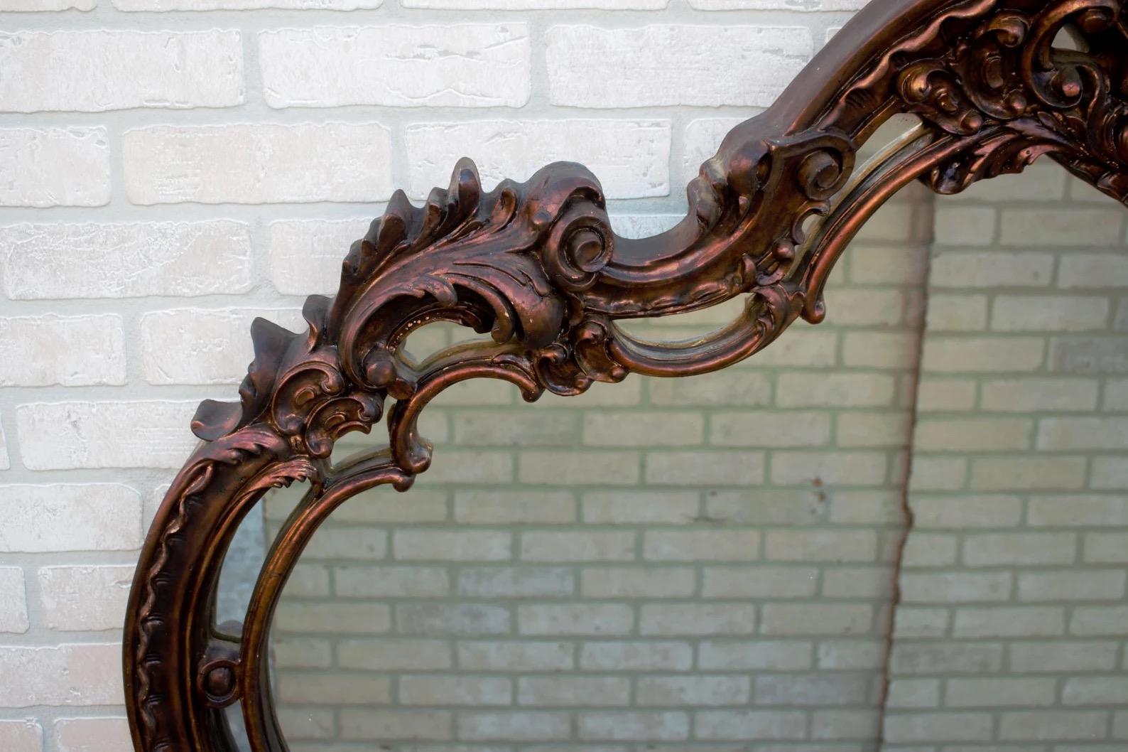 Miroir mural italien orné vintage Bon état - En vente à Chicago, IL