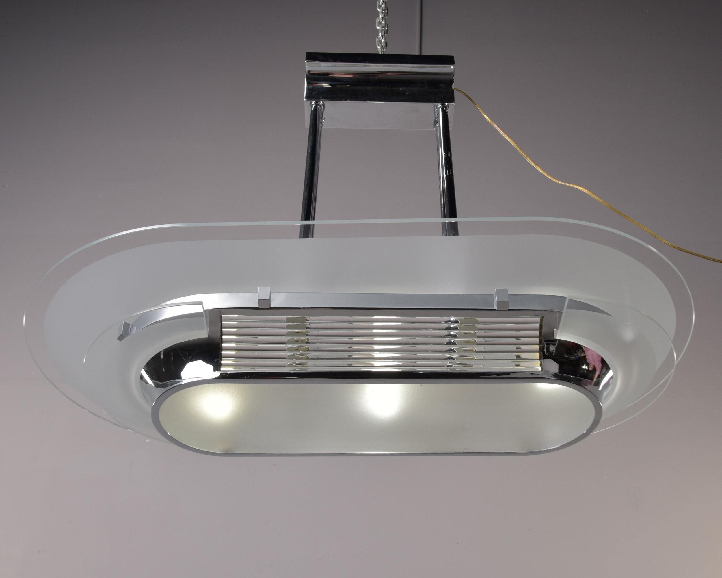 Vetro Lampada a sospensione ovale italiana vintage in stile Art Déco in vendita