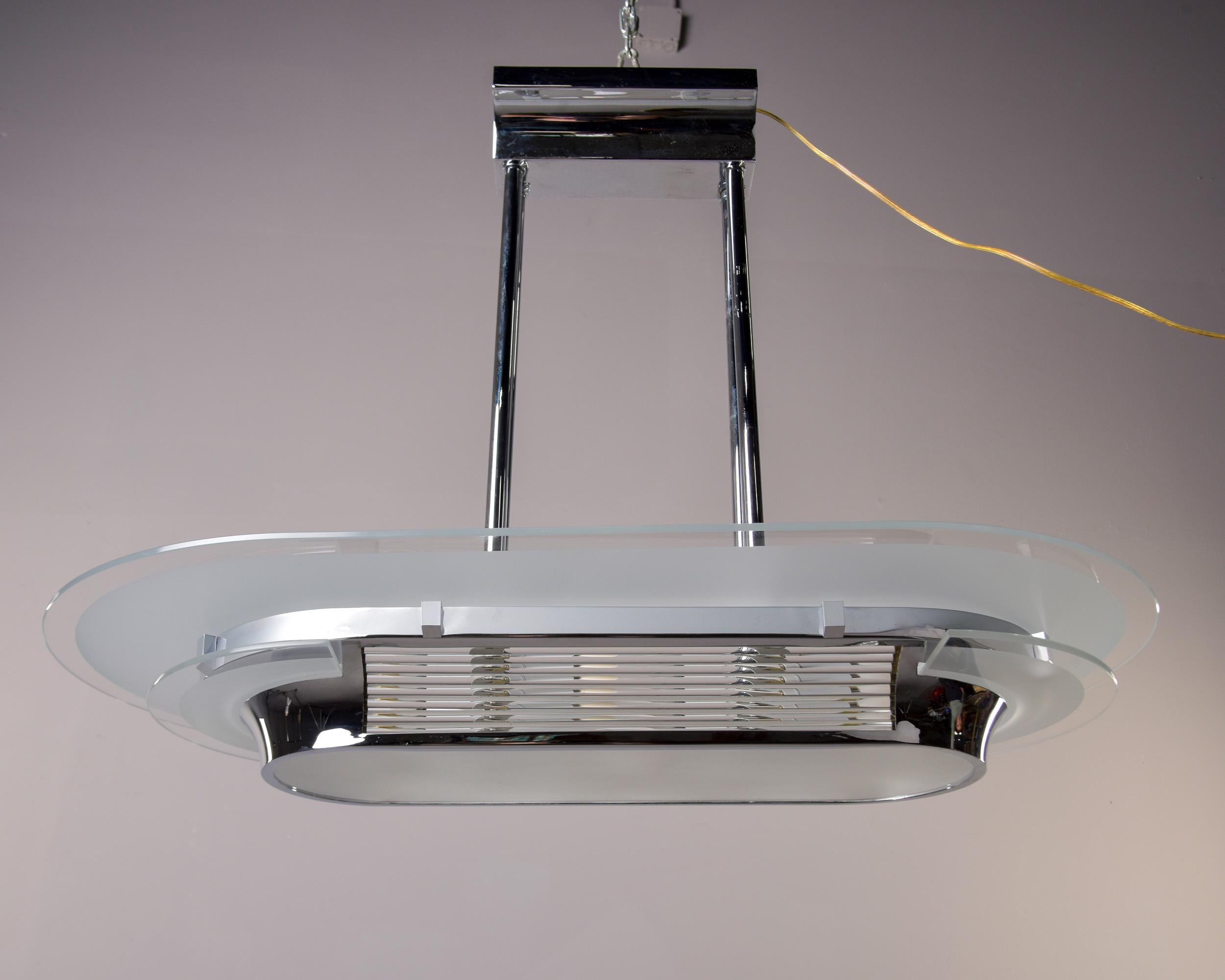 Lampada a sospensione ovale italiana vintage in stile Art Déco in vendita 1