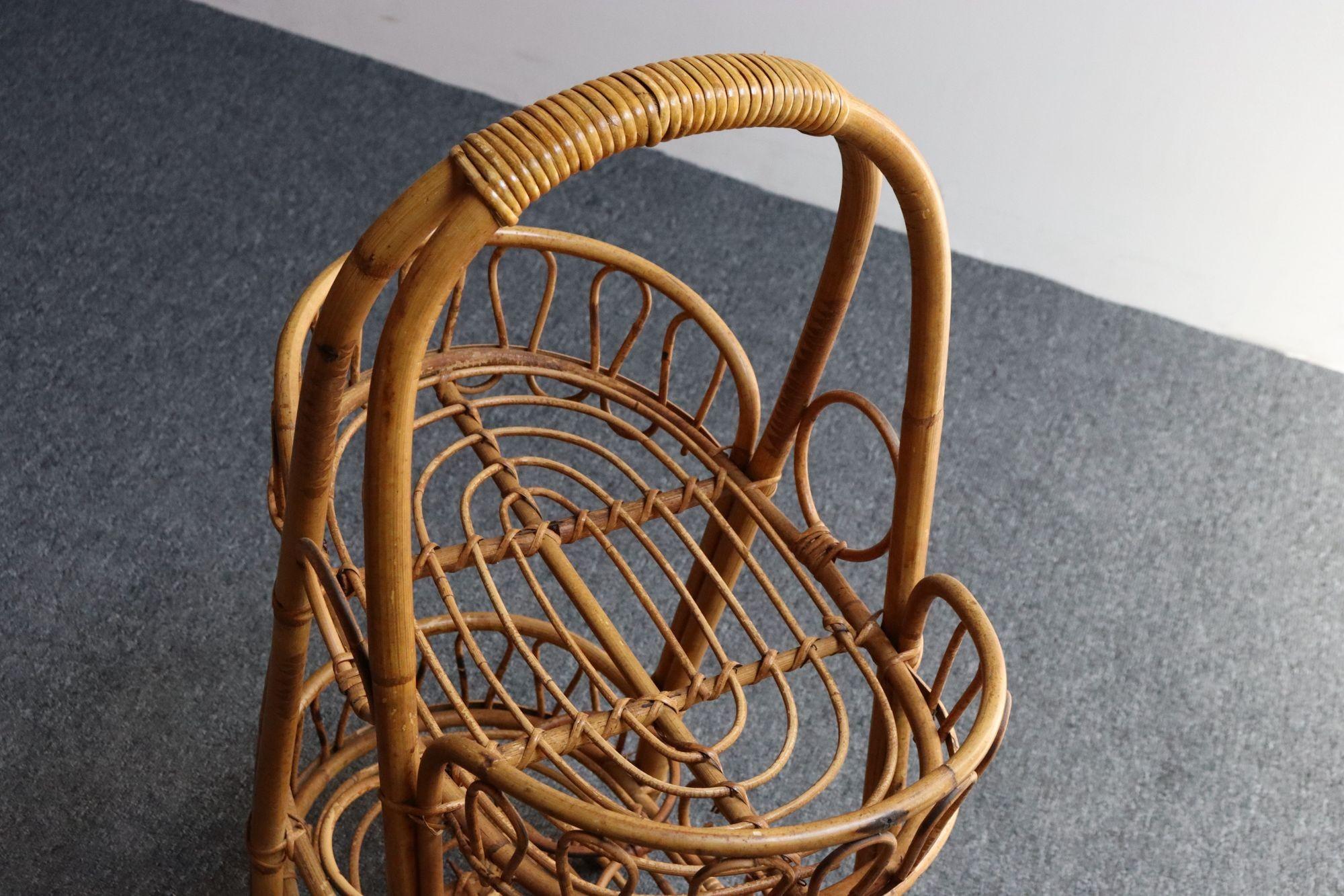 Vintage Italian Oval Bar Cart / Trolley on Caster Wheels in Bamboo and Rattan For Sale 4