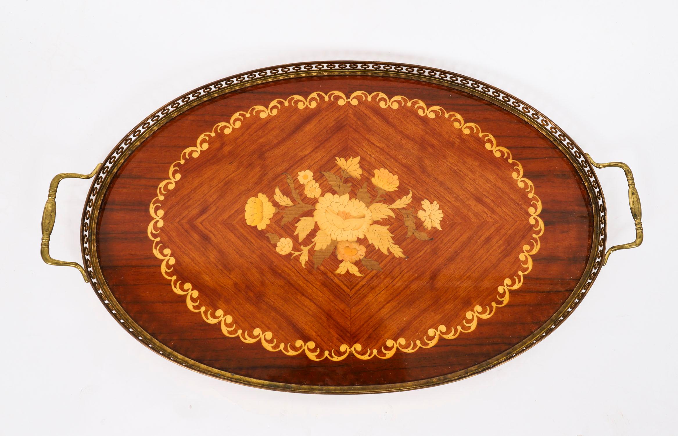 Vintage Italienisch Oval Sorrento Intarsien Getränke Tablett Mitte des 20. (Marketerie) im Angebot