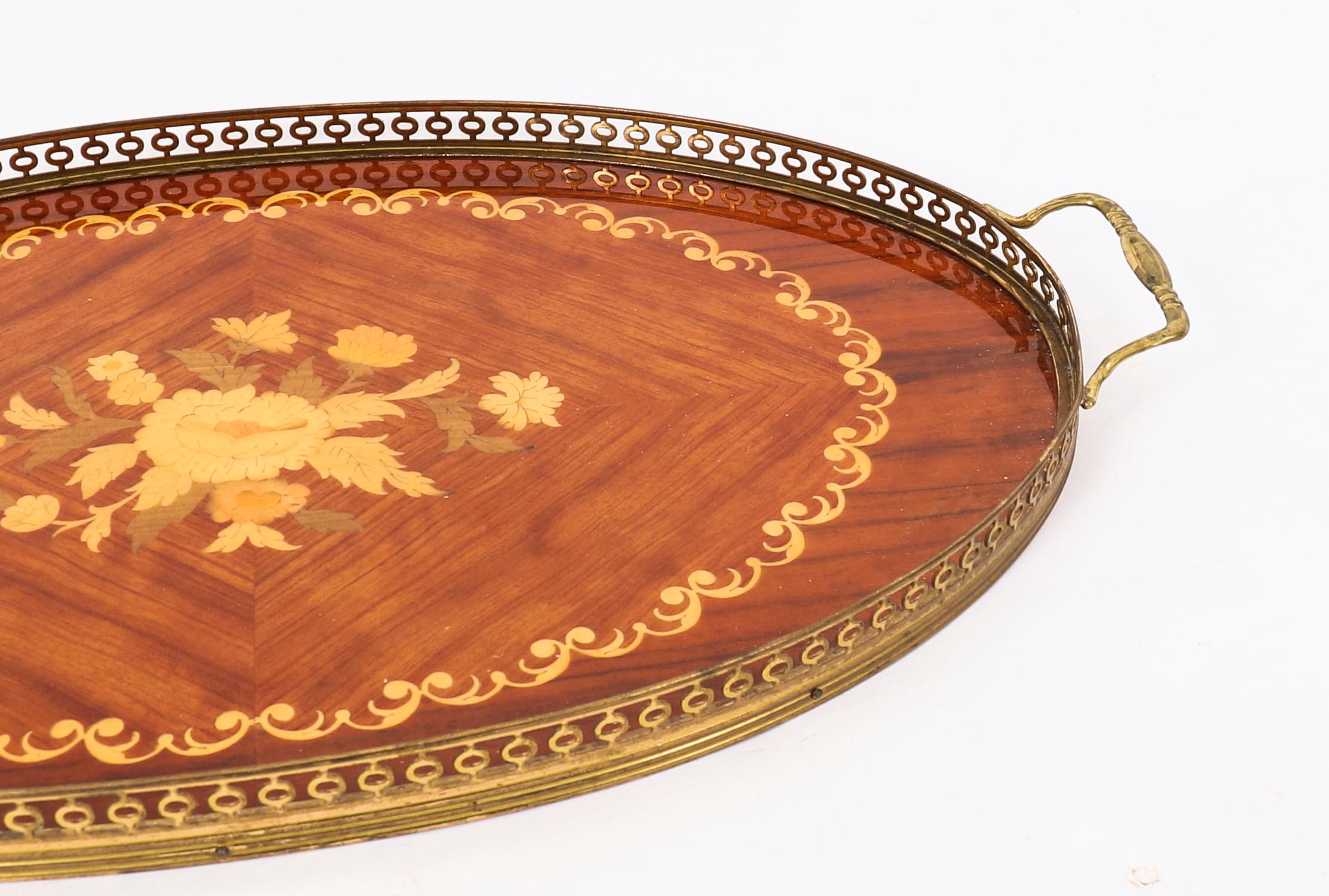 Vintage Italienisch Oval Sorrento Intarsien Getränke Tablett Mitte des 20. (Goldbronze) im Angebot
