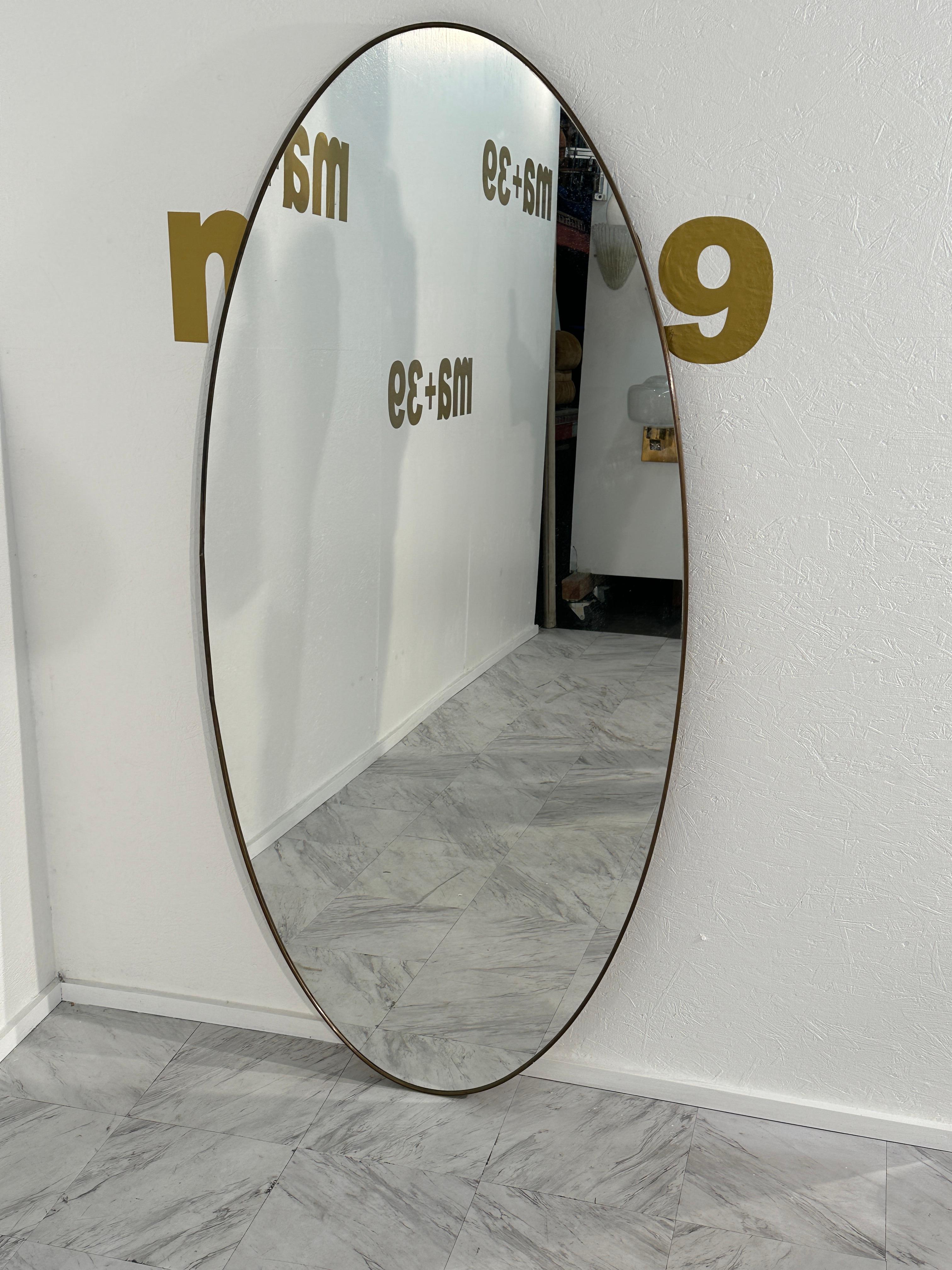 Vintage Italian Oval Wall Mirror 1960s In Good Condition For Sale In Los Angeles, CA