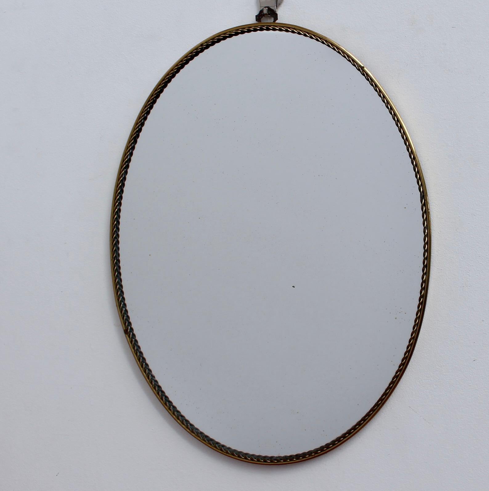 Vintage Italian Oval Wall Mirror in Brass Frame (circa 1950s) - Small In Fair Condition In London, GB