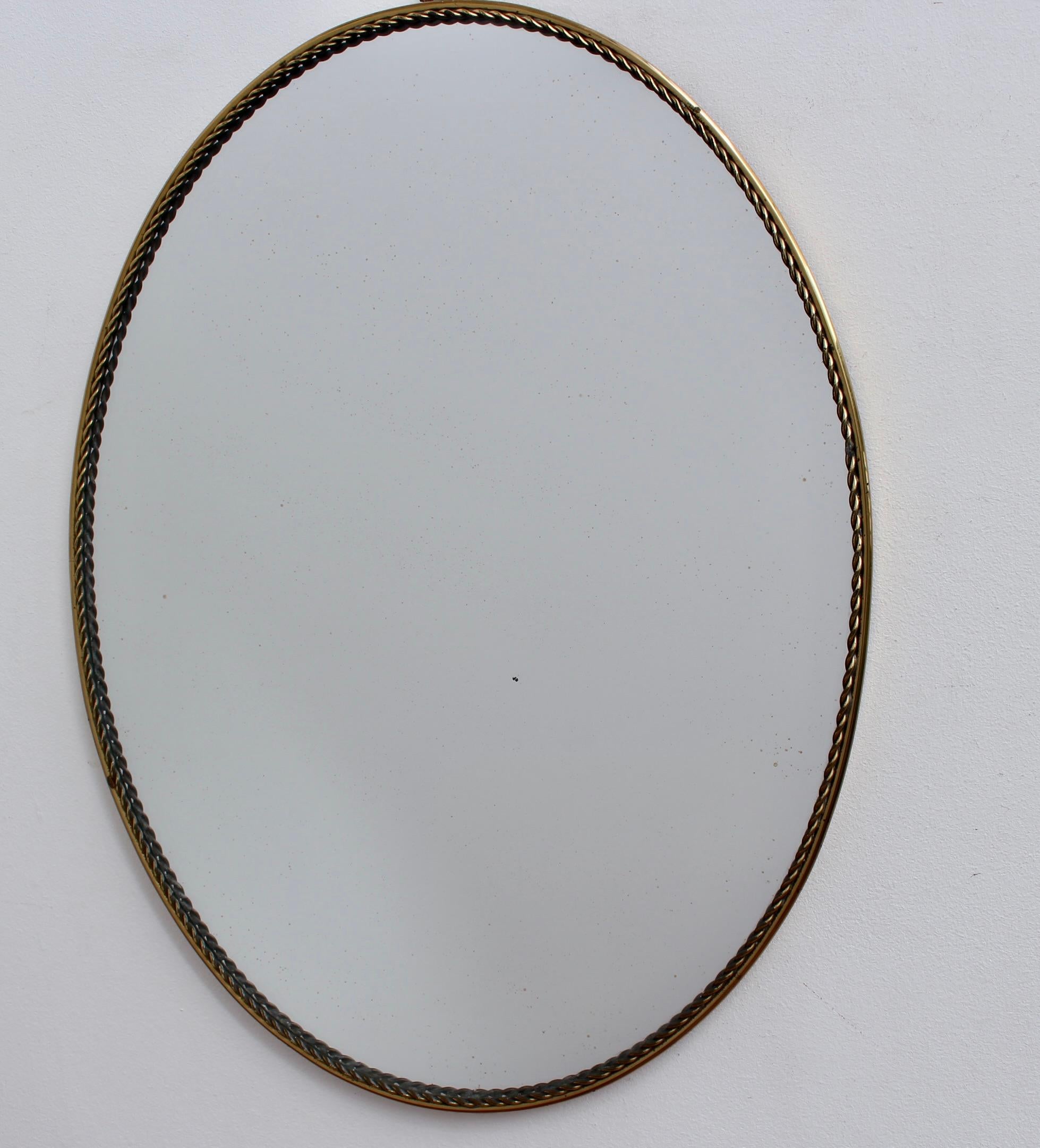 Mid-20th Century Vintage Italian Oval Wall Mirror in Brass Frame (circa 1950s) - Small