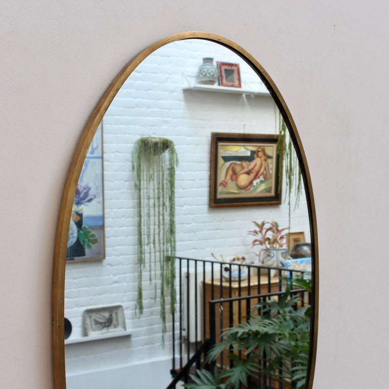 Vintage Italian Oval Wall Mirror with Brass Frame, 'circa 1950s' In Good Condition For Sale In London, GB